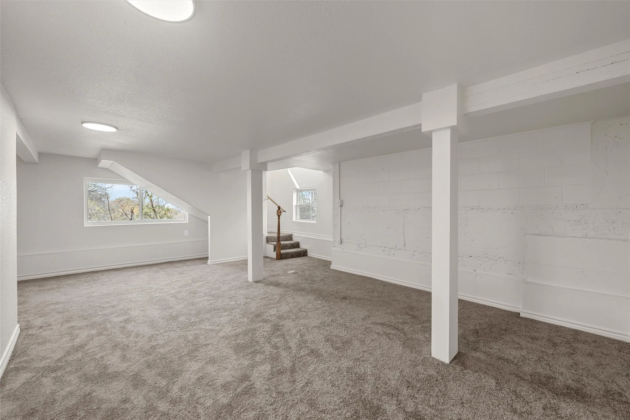 Single Family Residence For Sale in Mc Lennan County , 14014 Harbor Drive, Woodway, Texas 76712, 4 Bedroom, 4 Bathroom, Garage spaces, 2,864 Sqft, built in 1963, mls#21203835, Real Estate Agent in Woodway, Homes For Sale in Mc Lennan county, Homes For Sale in Woodway, Realtor in Woodway Texas, Real Estate Brokerage Independent Realty Texas, Luminita Cordes Realtor