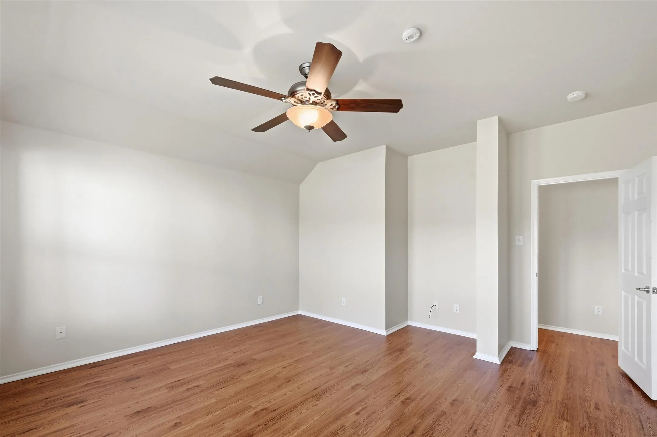 Single Family Residence For Sale in Collin County , 113 Creekview Drive, Anna, Texas 75409, 3 Bedrooms, 2 Bathrooms, 2 Garage spaces, 1,735 Sqft, built in 2005, Price $279,000, mls#21204019, Real Estate Agent in Anna, Homes For Sale in Collin county, Homes For Sale in Anna, Realtor in Anna Texas, Real Estate Brokerage Independent Realty Texas, Luminita Cordes Realtor
