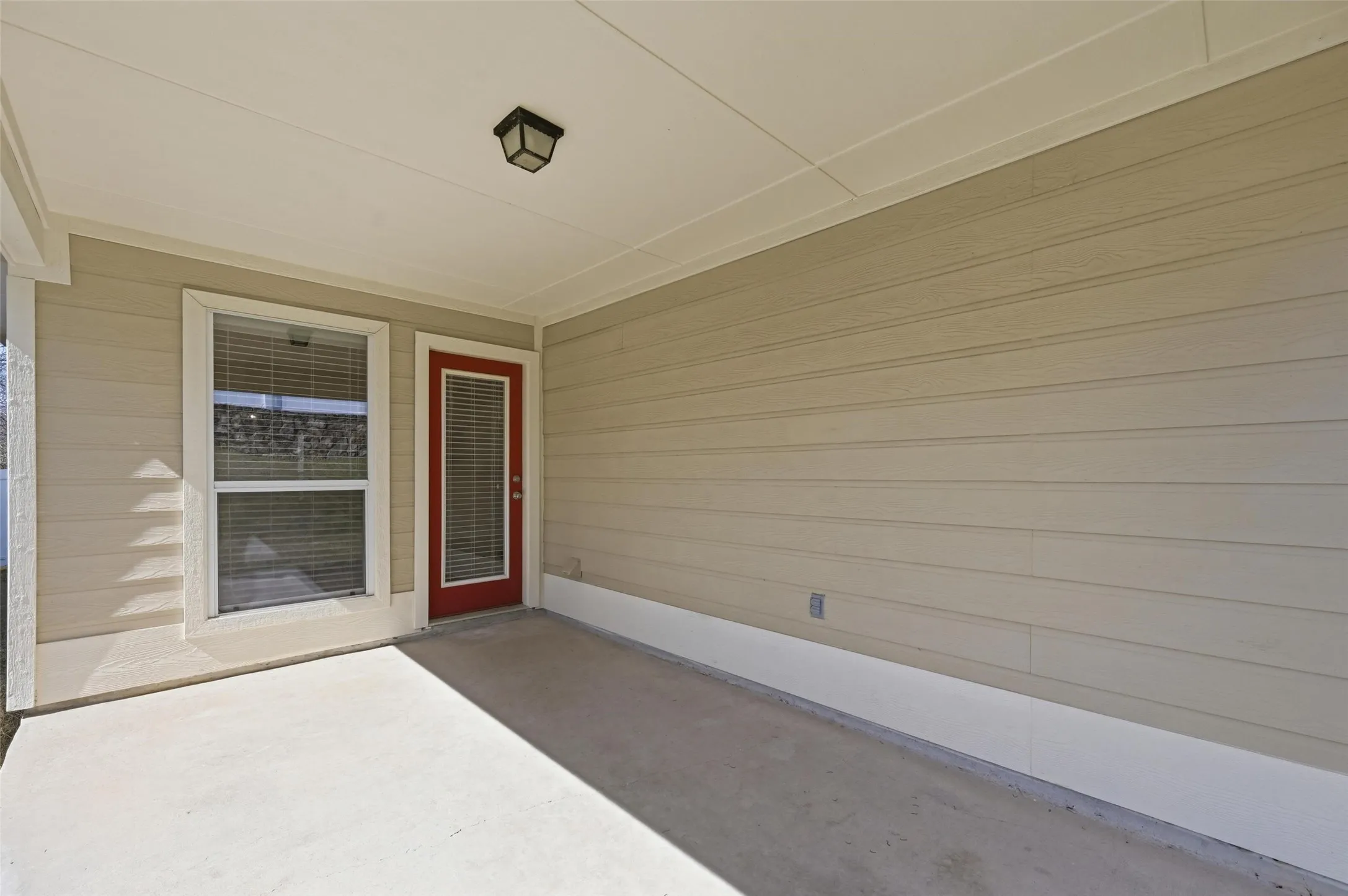 Single Family Residence For Sale in Collin County , 113 Creekview Drive, Anna, Texas 75409, 3 Bedrooms, 2 Bathrooms, 2 Garage spaces, 1,735 Sqft, built in 2005, Price $279,000, mls#21204019, Real Estate Agent in Anna, Homes For Sale in Collin county, Homes For Sale in Anna, Realtor in Anna Texas, Real Estate Brokerage Independent Realty Texas, Luminita Cordes Realtor