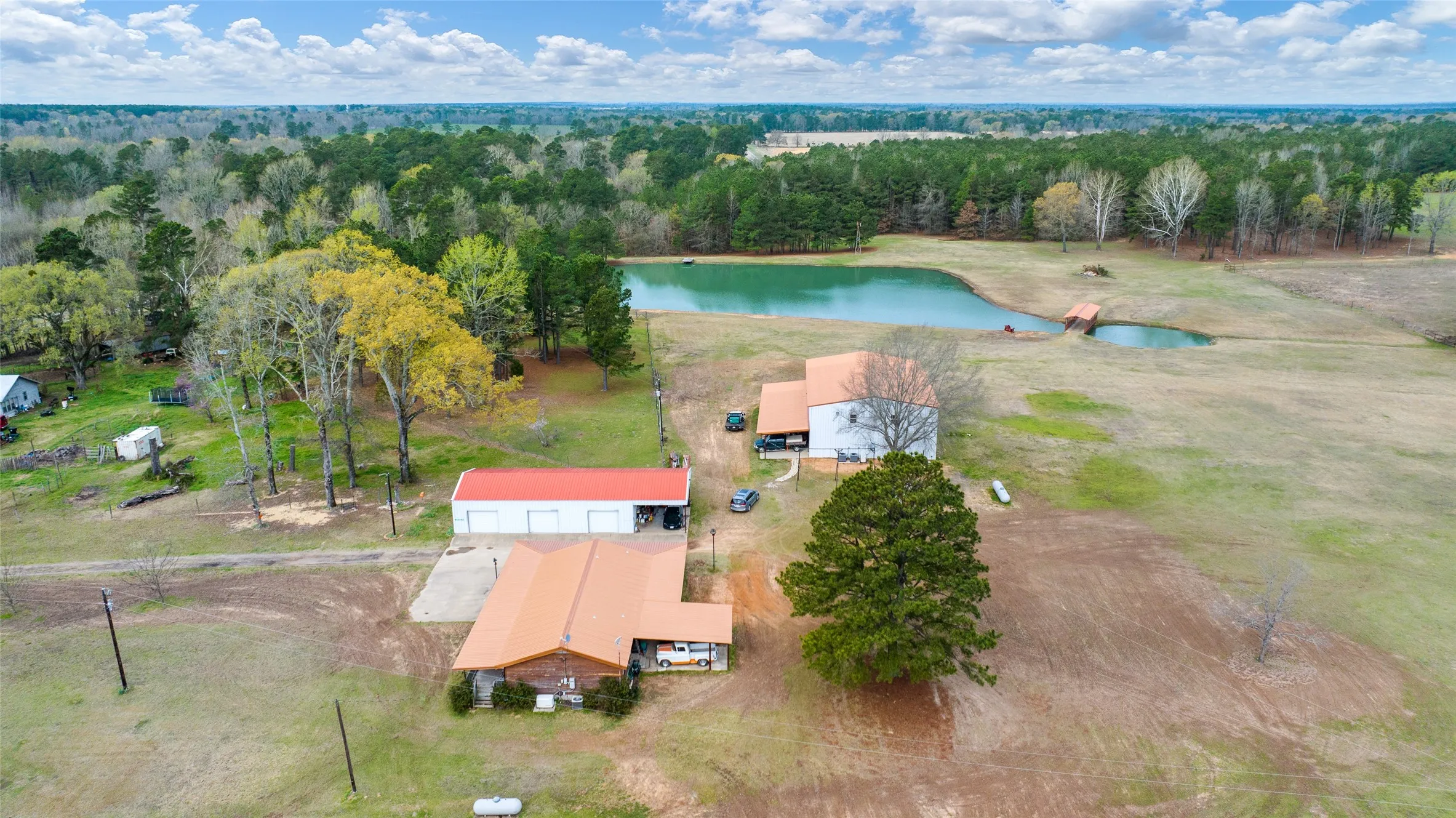 Farm For Sale in Red River (TX) County , 2964 FM 2120, Bagwell, Texas 75412, 9 Bedrooms, 6 Bathrooms, Garage spaces, 5,200 Sqft, built in 1996, Price $949,000, mls#21203102, Real Estate Agent in Bagwell, Homes For Sale in Red River (TX) county, Homes For Sale in Bagwell, Realtor in Bagwell Texas, Real Estate Brokerage Independent Realty Texas, Luminita Cordes Realtor