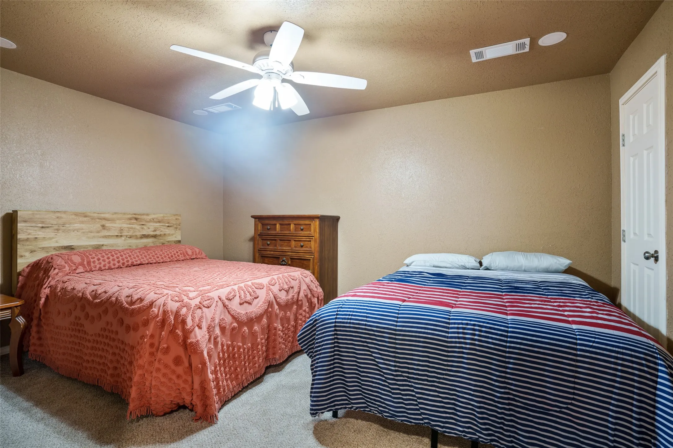 Farm For Sale in Red River (TX) County , 2964 FM 2120, Bagwell, Texas 75412, 9 Bedrooms, 6 Bathrooms, Garage spaces, 5,200 Sqft, built in 1996, Price $949,000, mls#21203102, Real Estate Agent in Bagwell, Homes For Sale in Red River (TX) county, Homes For Sale in Bagwell, Realtor in Bagwell Texas, Real Estate Brokerage Independent Realty Texas, Luminita Cordes Realtor