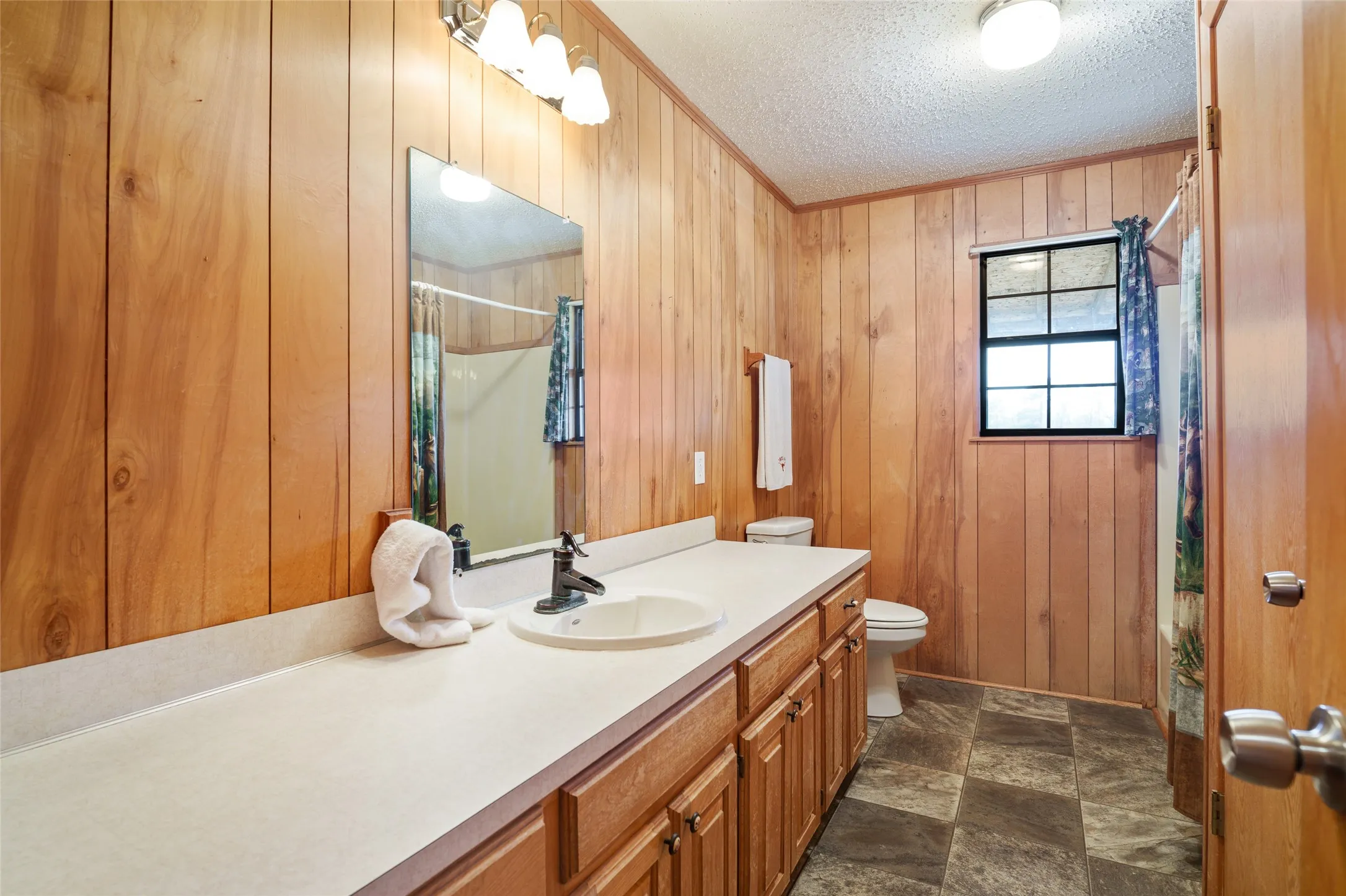 Farm For Sale in Red River (TX) County , 2964 FM 2120, Bagwell, Texas 75412, 9 Bedrooms, 6 Bathrooms, Garage spaces, 5,200 Sqft, built in 1996, Price $949,000, mls#21203102, Real Estate Agent in Bagwell, Homes For Sale in Red River (TX) county, Homes For Sale in Bagwell, Realtor in Bagwell Texas, Real Estate Brokerage Independent Realty Texas, Luminita Cordes Realtor
