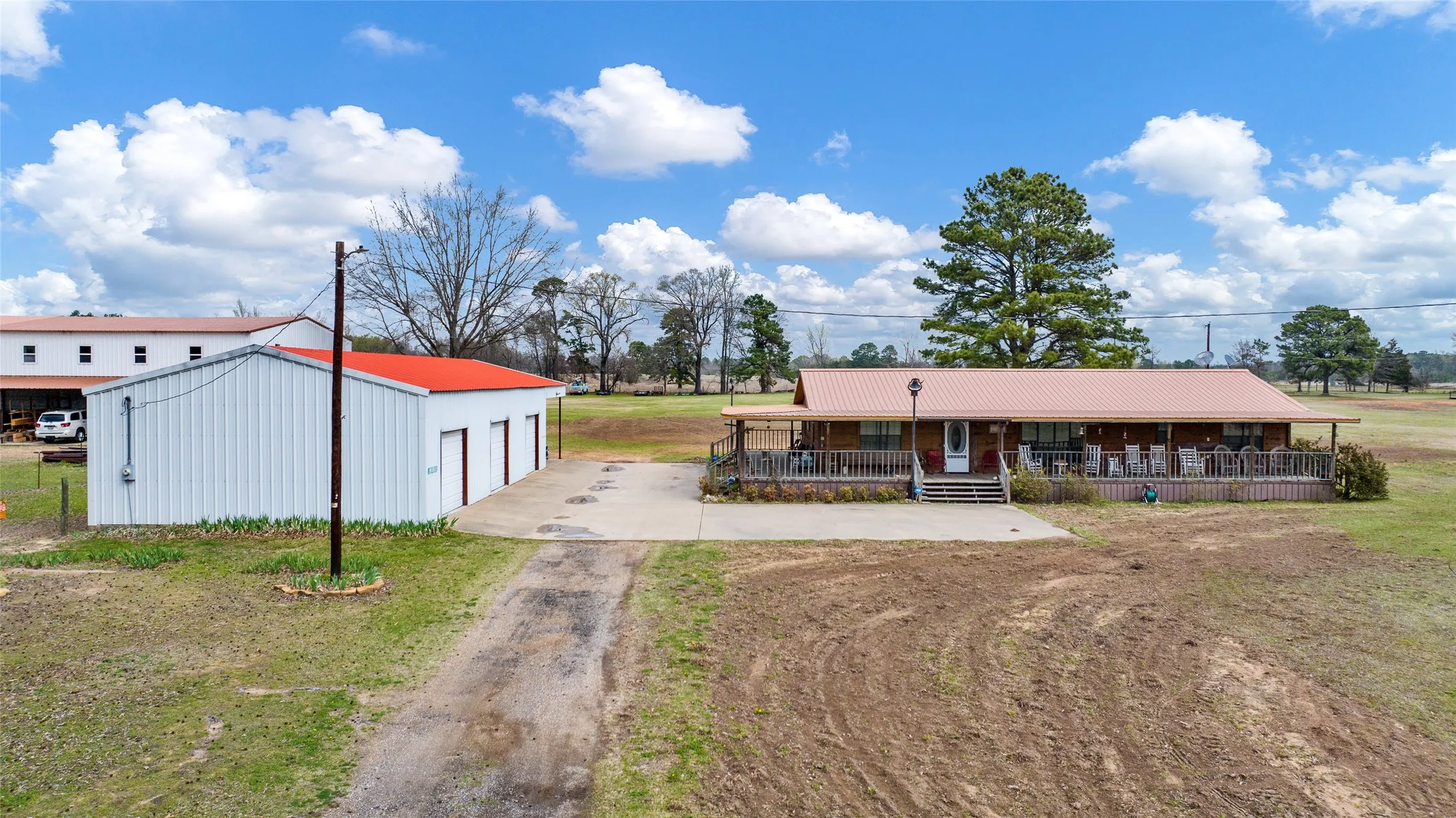 Farm For Sale in Red River (TX) County , 2964 FM 2120, Bagwell, Texas 75412, 9 Bedrooms, 6 Bathrooms, Garage spaces, 5,200 Sqft, built in 1996, Price $949,000, mls#21203102, Real Estate Agent in Bagwell, Homes For Sale in Red River (TX) county, Homes For Sale in Bagwell, Realtor in Bagwell Texas, Real Estate Brokerage Independent Realty Texas, Luminita Cordes Realtor