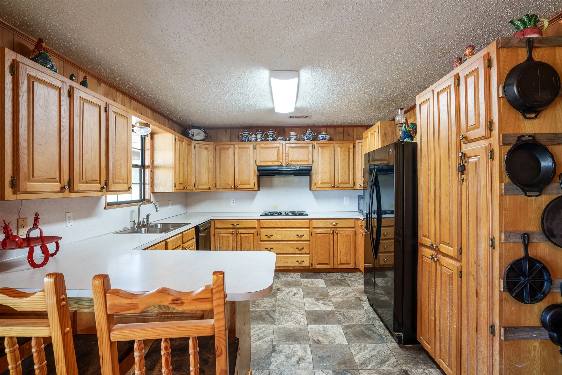 Farm For Sale in Red River (TX) County , 2964 FM 2120, Bagwell, Texas 75412, 9 Bedrooms, 6 Bathrooms, Garage spaces, 5,200 Sqft, built in 1996, Price $949,000, mls#21203102, Real Estate Agent in Bagwell, Homes For Sale in Red River (TX) county, Homes For Sale in Bagwell, Realtor in Bagwell Texas, Real Estate Brokerage Independent Realty Texas, Luminita Cordes Realtor