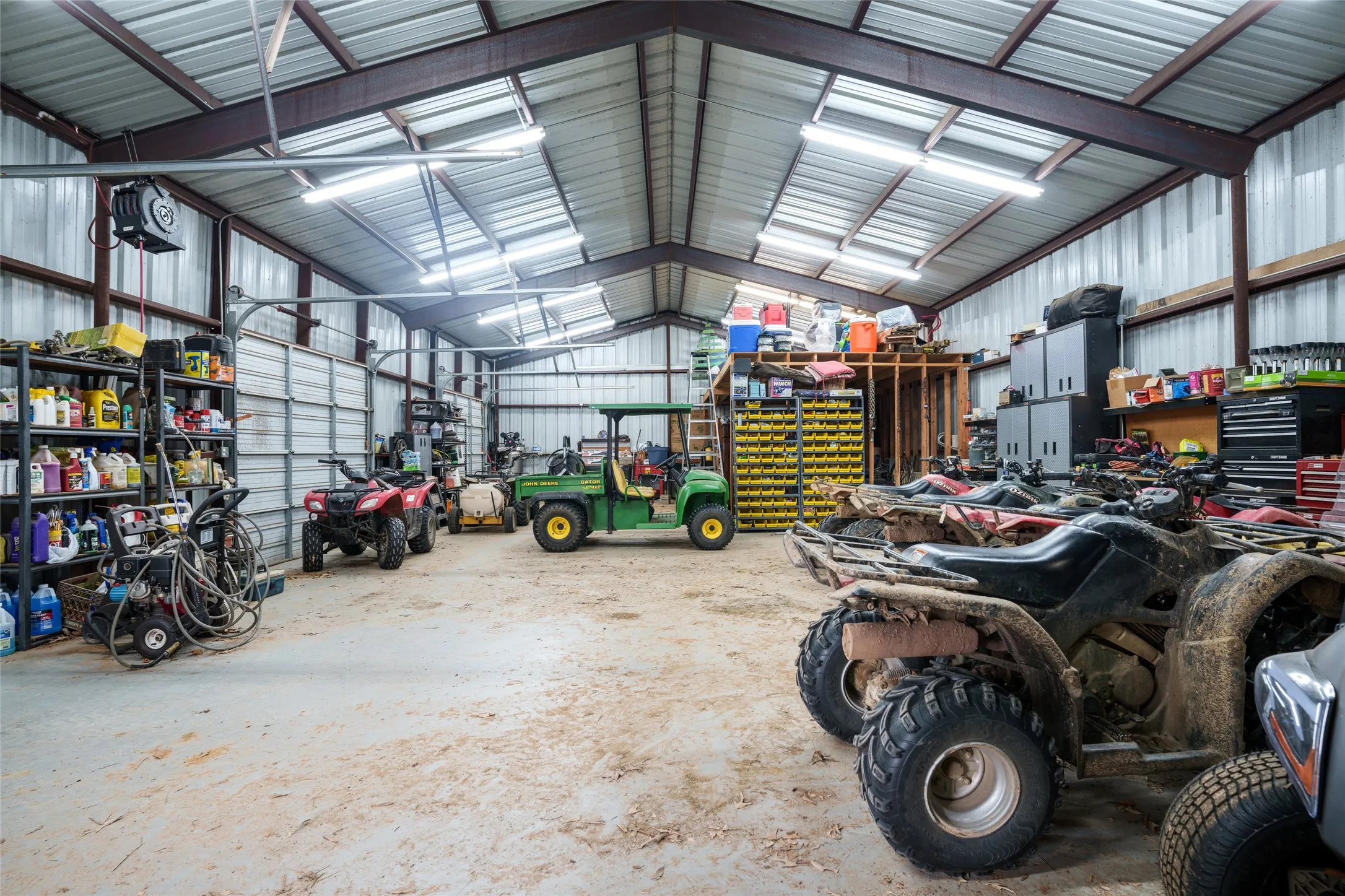 Farm For Sale in Red River (TX) County , 2964 FM 2120, Bagwell, Texas 75412, 9 Bedrooms, 6 Bathrooms, Garage spaces, 5,200 Sqft, built in 1996, Price $949,000, mls#21203102, Real Estate Agent in Bagwell, Homes For Sale in Red River (TX) county, Homes For Sale in Bagwell, Realtor in Bagwell Texas, Real Estate Brokerage Independent Realty Texas, Luminita Cordes Realtor
