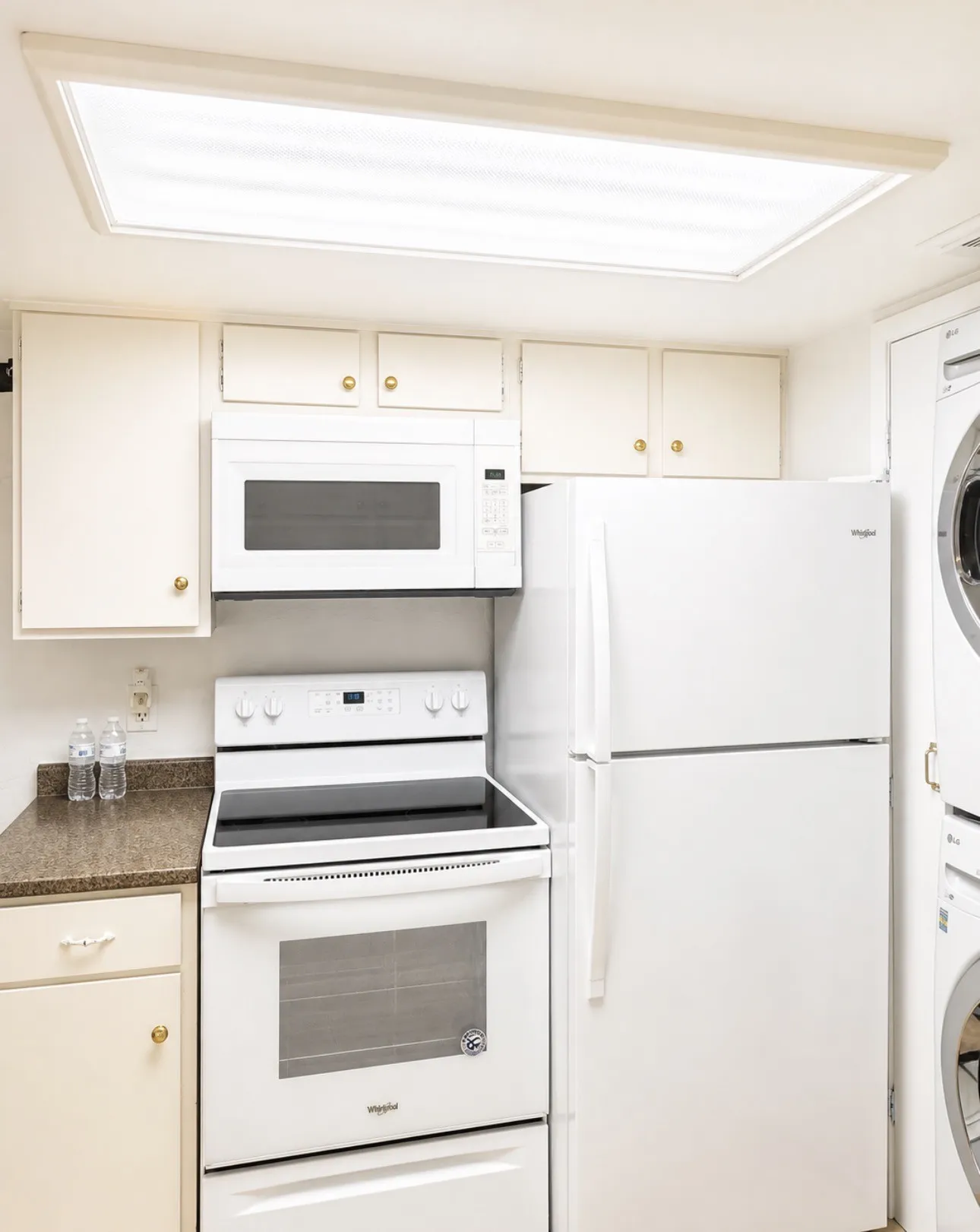 Condominium For Sale in Dallas County , 7152 Fair Oaks Avenue 2087, Dallas, Texas 75231, 2 Bedrooms, 2 Bathrooms, Garage spaces, 939 Sqft, built in 1975, Price $115,000, mls#21204087, Real Estate Agent in Dallas, Homes For Sale in Dallas county, Homes For Sale in Dallas, Realtor in Dallas Texas, Real Estate Brokerage Independent Realty Texas, Luminita Cordes Realtor