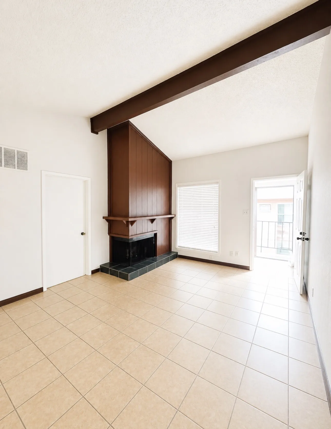 Condominium For Sale in Dallas County , 7152 Fair Oaks Avenue 2087, Dallas, Texas 75231, 2 Bedrooms, 2 Bathrooms, Garage spaces, 939 Sqft, built in 1975, Price $115,000, mls#21204087, Real Estate Agent in Dallas, Homes For Sale in Dallas county, Homes For Sale in Dallas, Realtor in Dallas Texas, Real Estate Brokerage Independent Realty Texas, Luminita Cordes Realtor