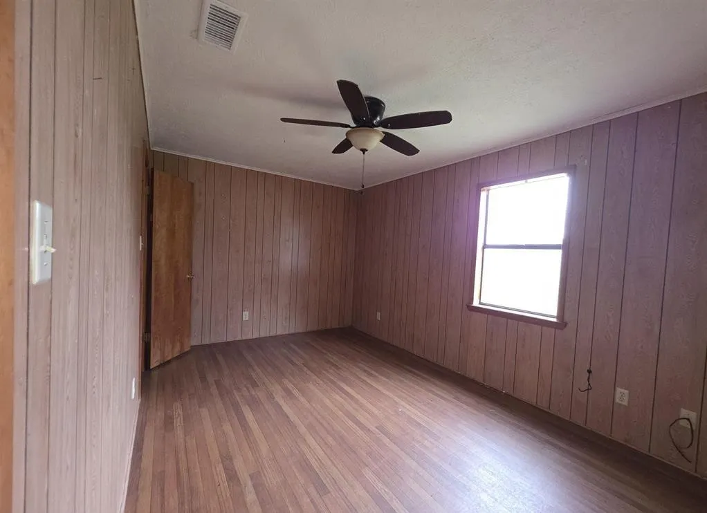 Farm For Sale in Upshur County , 1886 Opossum Rd, Pittsburg, Texas 75686, 4 Bedroom, 2 Bathroom, Garage spaces, 1,512 Sqft, built in 1987, mls#21204103, Real Estate Agent in Pittsburg, Homes For Sale in Upshur county, Homes For Sale in Pittsburg, Realtor in Pittsburg Texas, Real Estate Brokerage Independent Realty Texas, Luminita Cordes Realtor