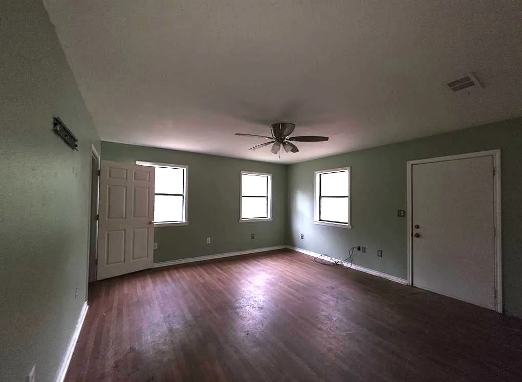 Farm For Sale in Upshur County , 1886 Opossum Rd, Pittsburg, Texas 75686, 4 Bedroom, 2 Bathroom, Garage spaces, 1,512 Sqft, built in 1987, mls#21204103, Real Estate Agent in Pittsburg, Homes For Sale in Upshur county, Homes For Sale in Pittsburg, Realtor in Pittsburg Texas, Real Estate Brokerage Independent Realty Texas, Luminita Cordes Realtor