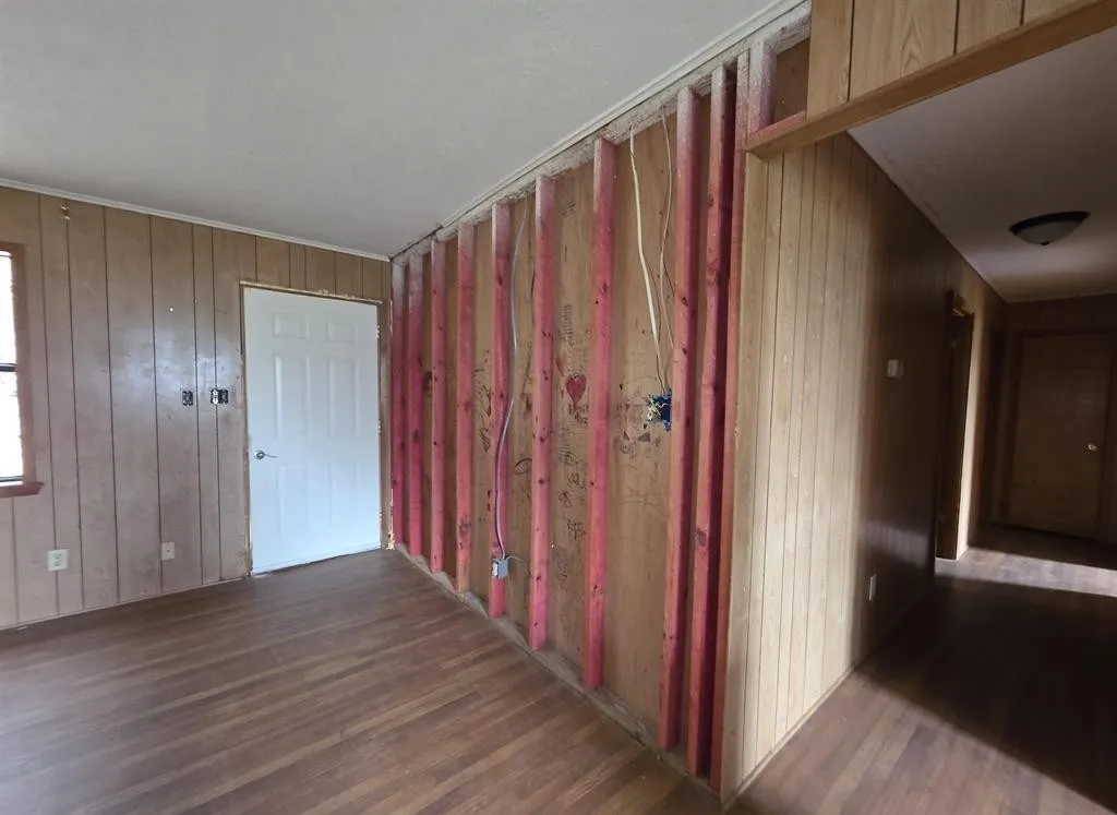 Farm For Sale in Upshur County , 1886 Opossum Rd, Pittsburg, Texas 75686, 4 Bedroom, 2 Bathroom, Garage spaces, 1,512 Sqft, built in 1987, mls#21204103, Real Estate Agent in Pittsburg, Homes For Sale in Upshur county, Homes For Sale in Pittsburg, Realtor in Pittsburg Texas, Real Estate Brokerage Independent Realty Texas, Luminita Cordes Realtor