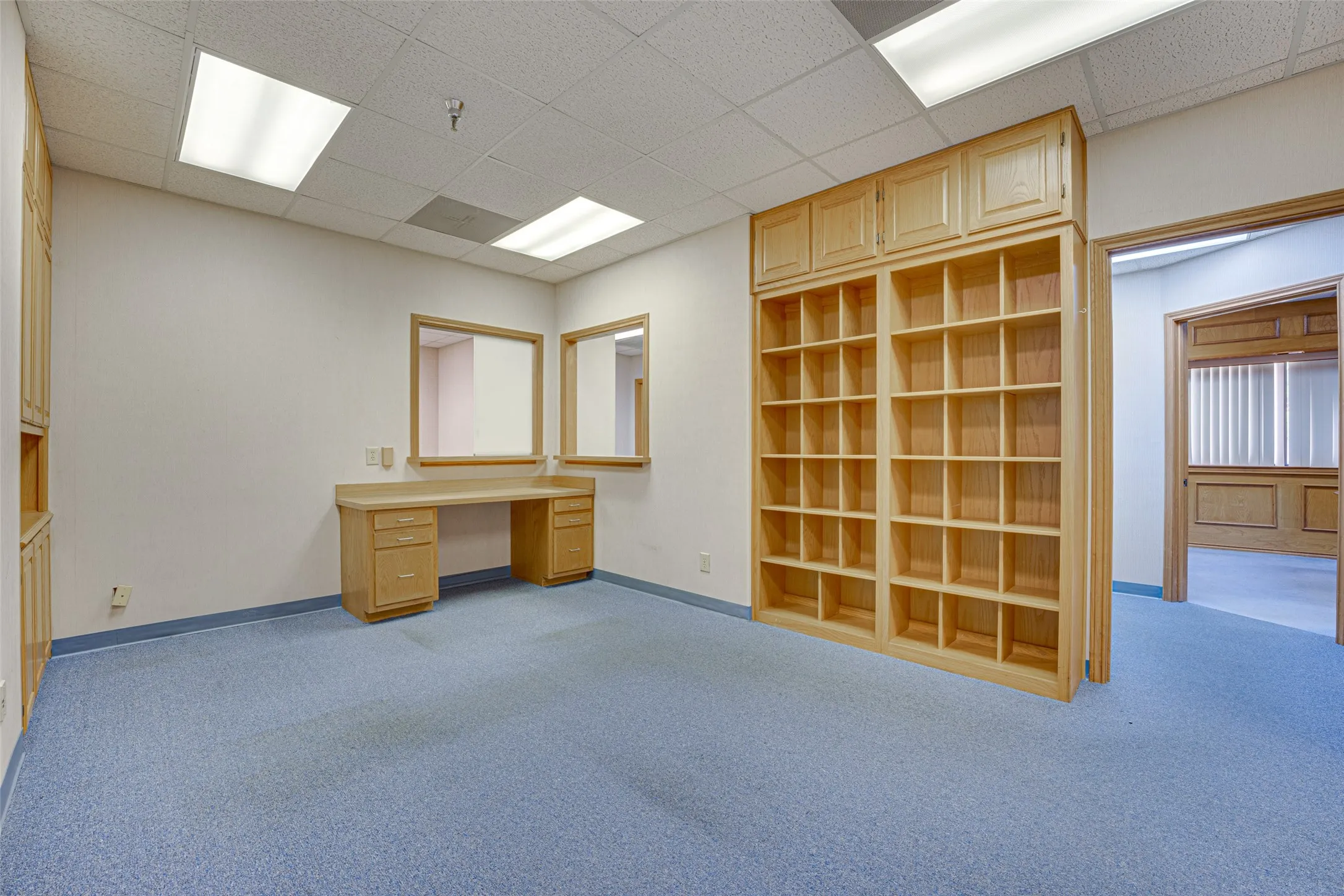 Office For Sale in Dallas County , 2909 S Hampton I-102, Dallas, Texas 75224, 0, 0, Garage spaces, 0 Sqft, built in 1985, Preowned, mls#21204134, Real Estate Agent in Dallas, Homes For Sale in Dallas county, Homes For Sale in Dallas, Realtor in Dallas Texas, Real Estate Brokerage Independent Realty Texas, Luminita Cordes Realtor