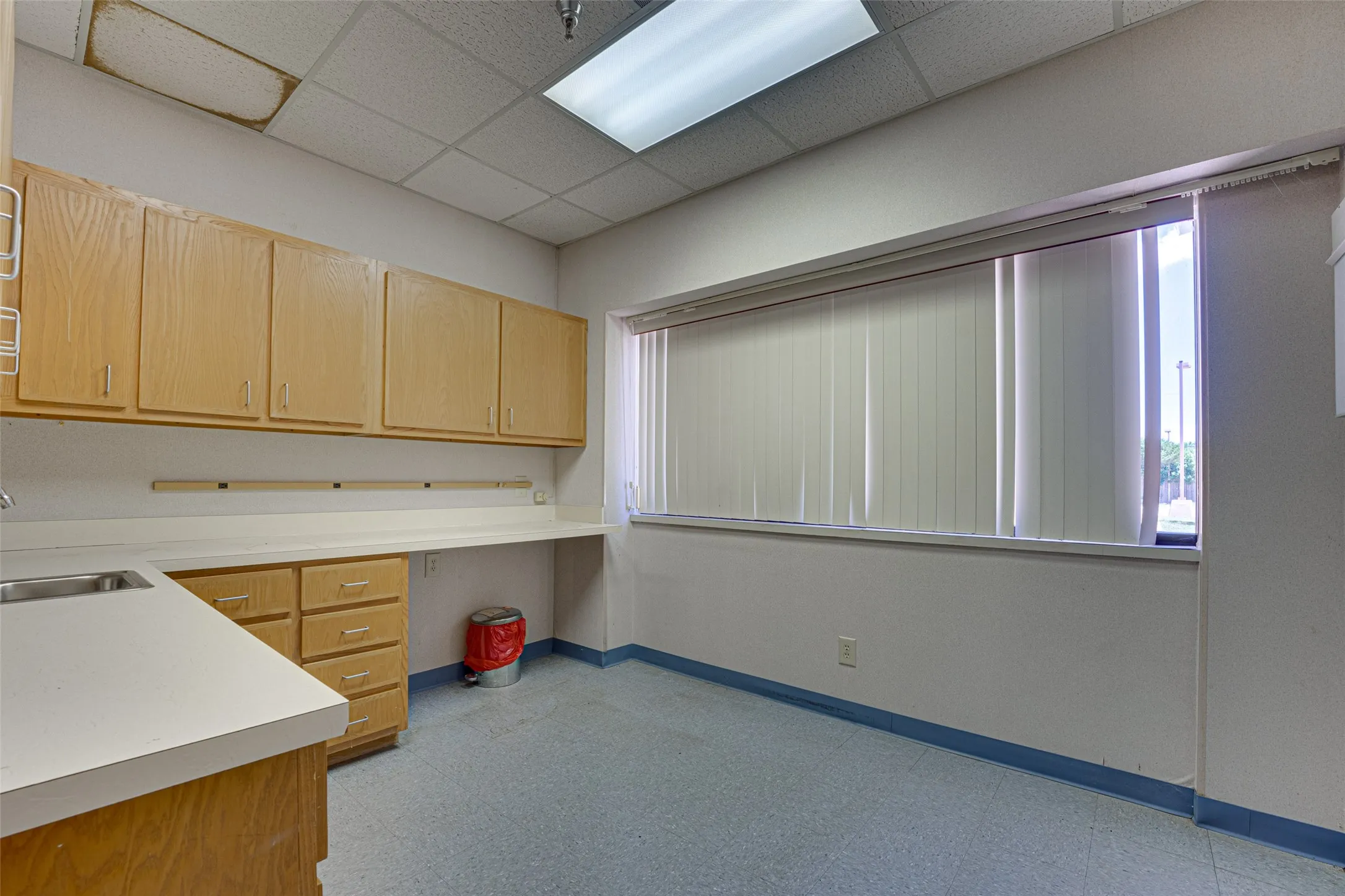 Office For Sale in Dallas County , 2909 S Hampton I-102, Dallas, Texas 75224, 0, 0, Garage spaces, 0 Sqft, built in 1985, Preowned, mls#21204134, Real Estate Agent in Dallas, Homes For Sale in Dallas county, Homes For Sale in Dallas, Realtor in Dallas Texas, Real Estate Brokerage Independent Realty Texas, Luminita Cordes Realtor