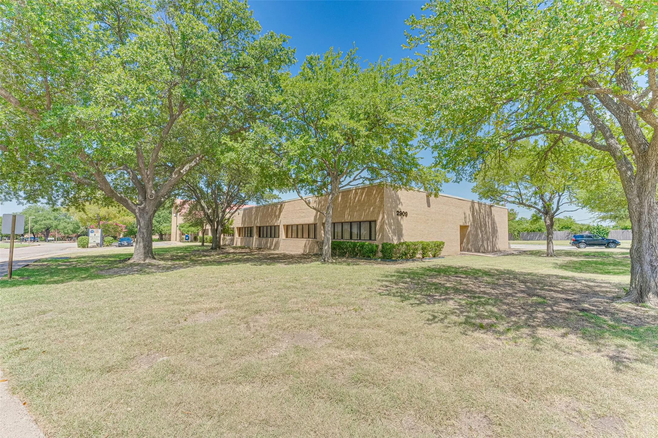 Office For Sale in Dallas County , 2909 S Hampton I-102, Dallas, Texas 75224, 0, 0, Garage spaces, 0 Sqft, built in 1985, Preowned, mls#21204134, Real Estate Agent in Dallas, Homes For Sale in Dallas county, Homes For Sale in Dallas, Realtor in Dallas Texas, Real Estate Brokerage Independent Realty Texas, Luminita Cordes Realtor