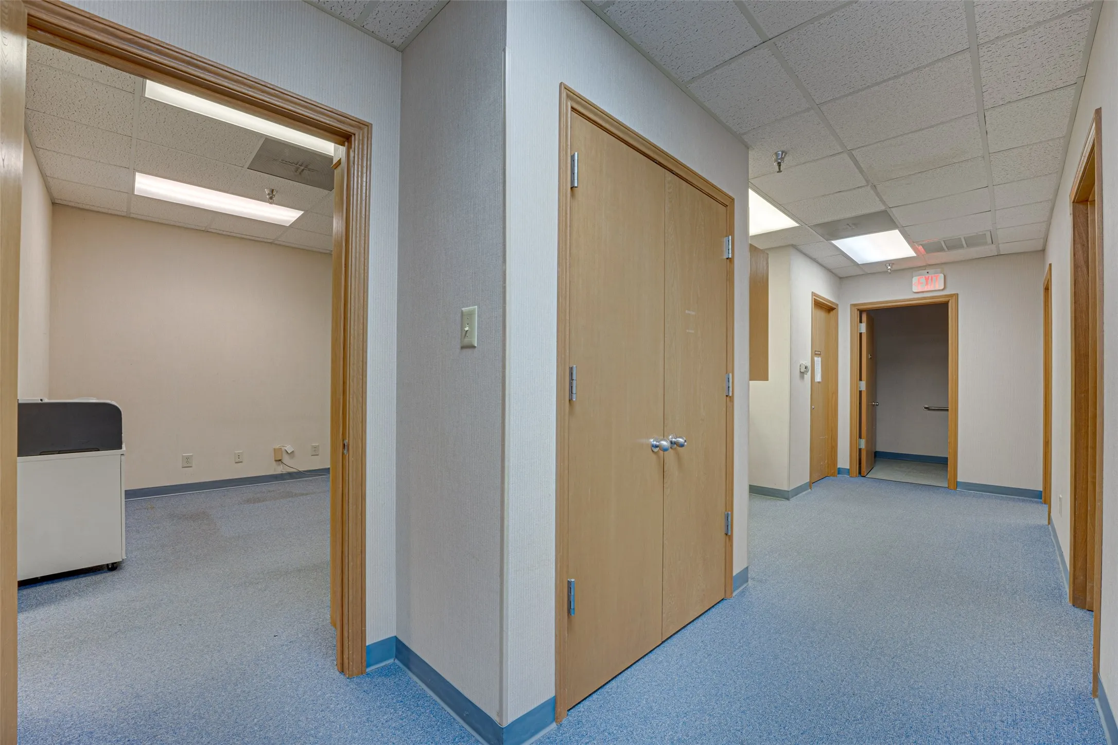 Office For Sale in Dallas County , 2909 S Hampton I-102, Dallas, Texas 75224, 0, 0, Garage spaces, 0 Sqft, built in 1985, Preowned, mls#21204134, Real Estate Agent in Dallas, Homes For Sale in Dallas county, Homes For Sale in Dallas, Realtor in Dallas Texas, Real Estate Brokerage Independent Realty Texas, Luminita Cordes Realtor