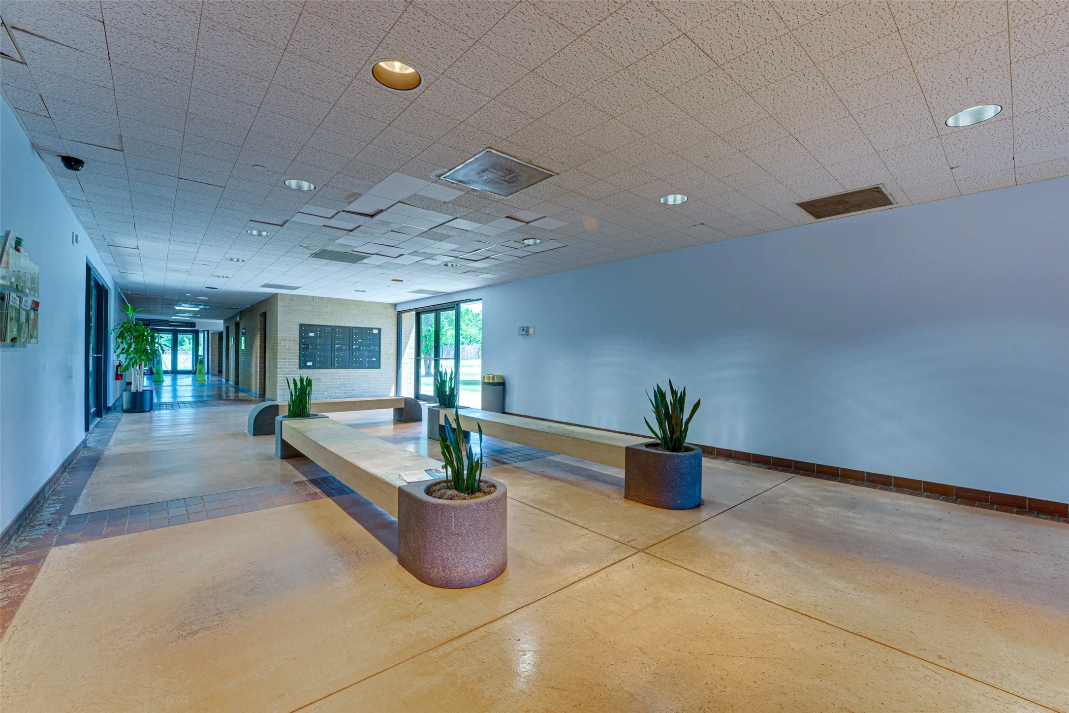 Office For Sale in Dallas County , 2909 S Hampton I-102, Dallas, Texas 75224, 0, 0, Garage spaces, 0 Sqft, built in 1985, Preowned, mls#21204134, Real Estate Agent in Dallas, Homes For Sale in Dallas county, Homes For Sale in Dallas, Realtor in Dallas Texas, Real Estate Brokerage Independent Realty Texas, Luminita Cordes Realtor