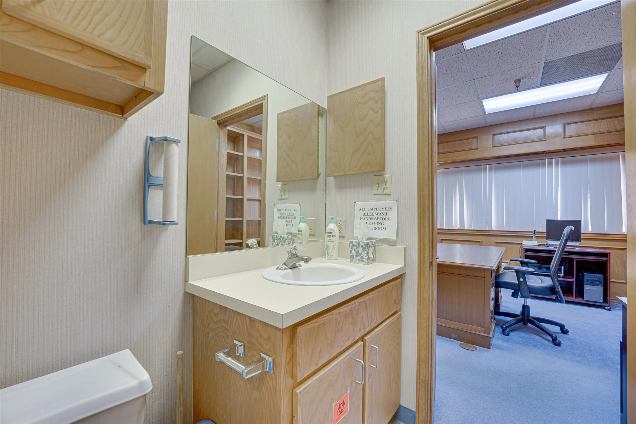 Office For Sale in Dallas County , 2909 S Hampton I-102, Dallas, Texas 75224, 0, 0, Garage spaces, 0 Sqft, built in 1985, Preowned, mls#21204134, Real Estate Agent in Dallas, Homes For Sale in Dallas county, Homes For Sale in Dallas, Realtor in Dallas Texas, Real Estate Brokerage Independent Realty Texas, Luminita Cordes Realtor