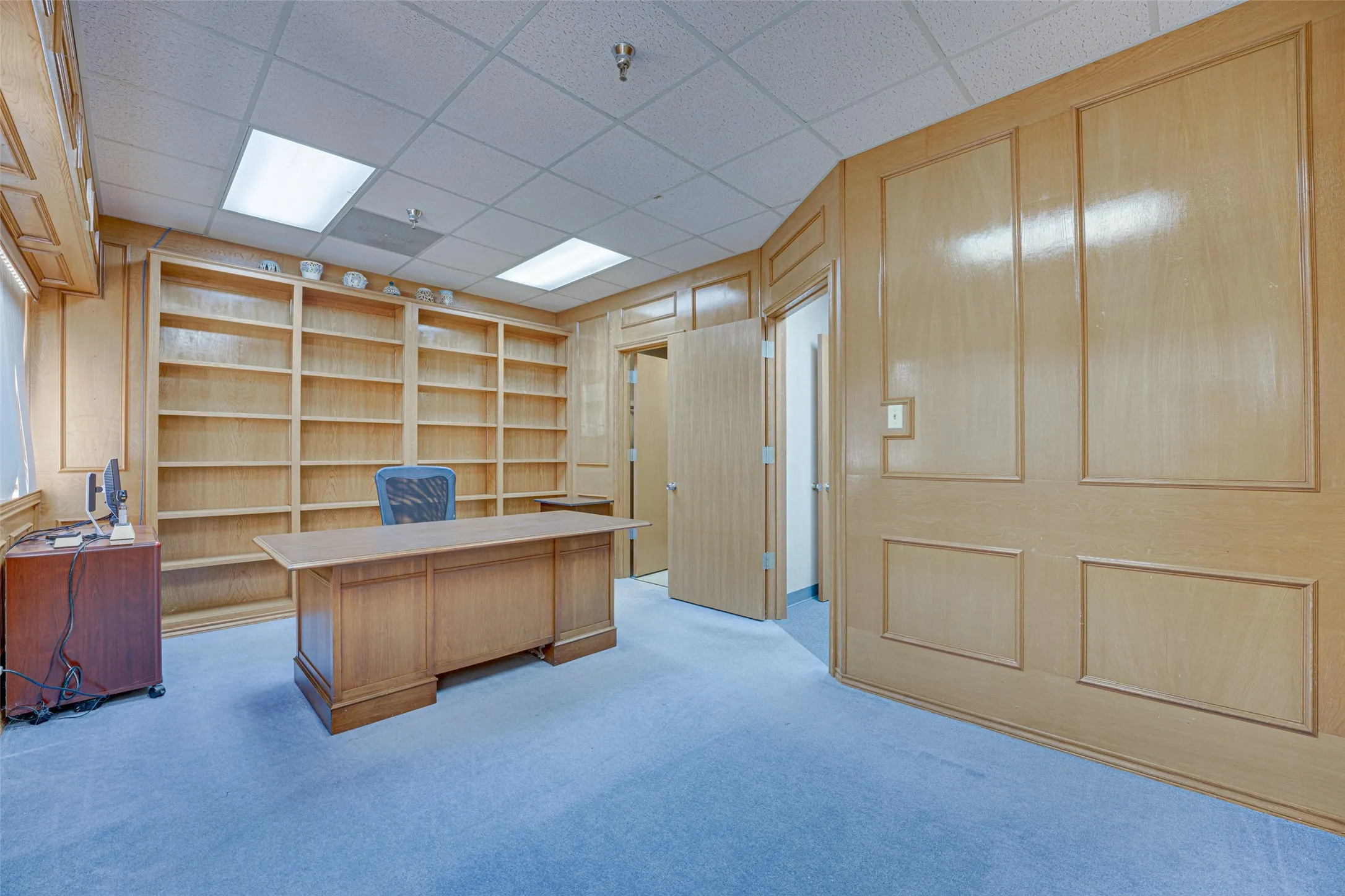 Office For Sale in Dallas County , 2909 S Hampton I-102, Dallas, Texas 75224, 0, 0, Garage spaces, 0 Sqft, built in 1985, Preowned, mls#21204134, Real Estate Agent in Dallas, Homes For Sale in Dallas county, Homes For Sale in Dallas, Realtor in Dallas Texas, Real Estate Brokerage Independent Realty Texas, Luminita Cordes Realtor