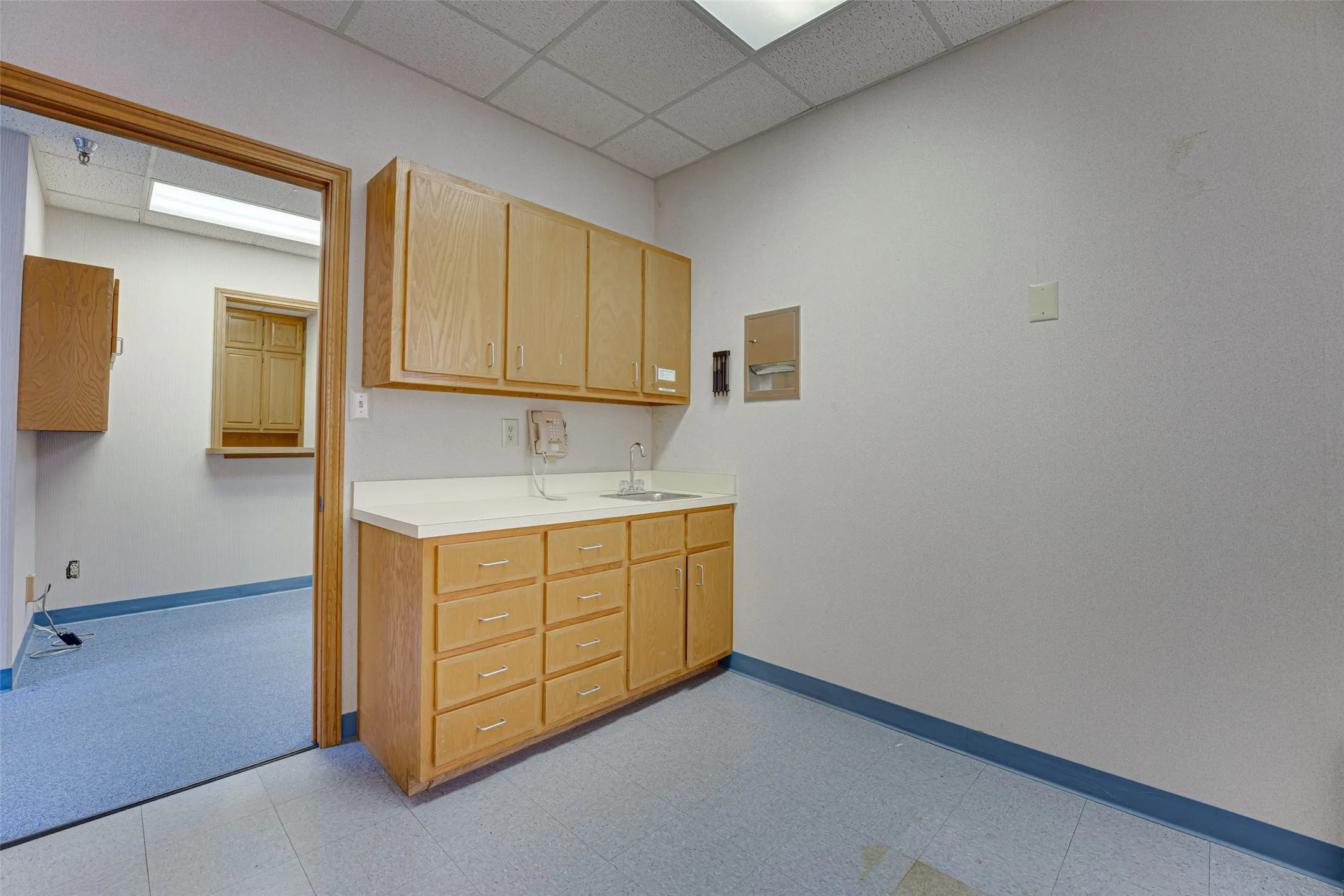 Office For Sale in Dallas County , 2909 S Hampton I-102, Dallas, Texas 75224, 0, 0, Garage spaces, 0 Sqft, built in 1985, Preowned, mls#21204134, Real Estate Agent in Dallas, Homes For Sale in Dallas county, Homes For Sale in Dallas, Realtor in Dallas Texas, Real Estate Brokerage Independent Realty Texas, Luminita Cordes Realtor