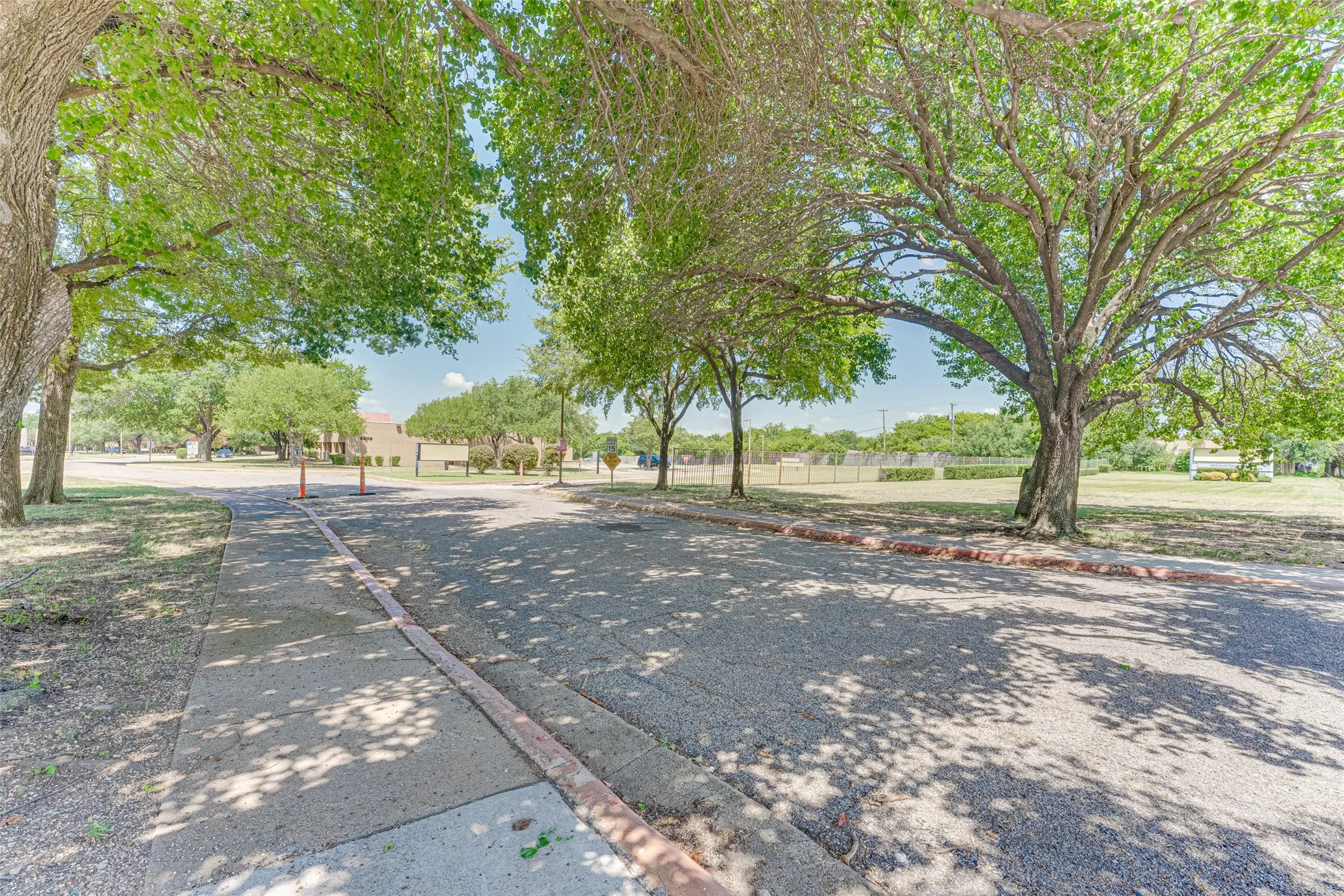 Office For Sale in Dallas County , 2909 S Hampton I-102, Dallas, Texas 75224, 0, 0, Garage spaces, 0 Sqft, built in 1985, Preowned, mls#21204134, Real Estate Agent in Dallas, Homes For Sale in Dallas county, Homes For Sale in Dallas, Realtor in Dallas Texas, Real Estate Brokerage Independent Realty Texas, Luminita Cordes Realtor