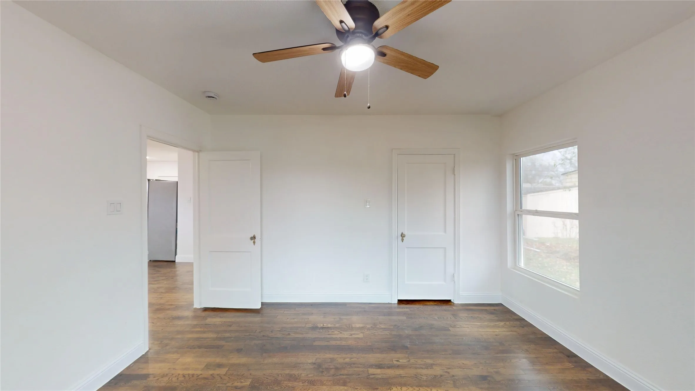 Single Family Residence For Sale in Dallas County , 1425 W Walnut Street, Garland, Texas 75042, 3 Bedroom, 2 Bathroom, Garage spaces, 1,395 Sqft, built in 1950, Preowned, mls#21203972, Real Estate Agent in Garland, Homes For Sale in Dallas county, Homes For Sale in Garland, Realtor in Garland Texas, Real Estate Brokerage Independent Realty Texas, Luminita Cordes Realtor