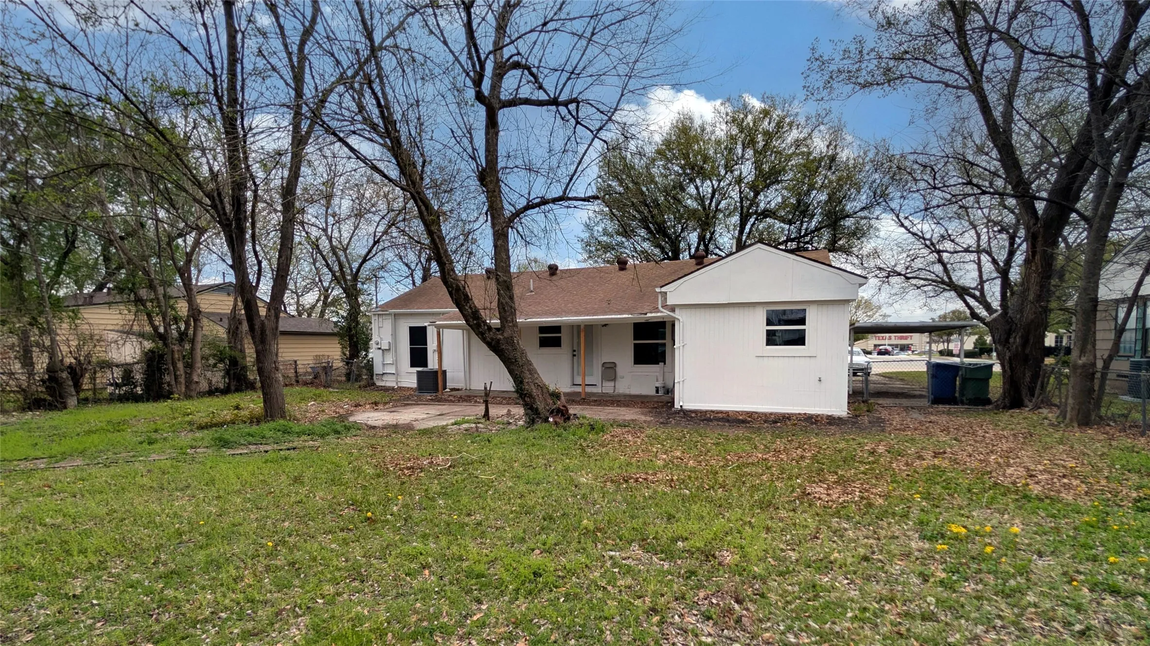 Single Family Residence For Sale in Dallas County , 1425 W Walnut Street, Garland, Texas 75042, 3 Bedroom, 2 Bathroom, Garage spaces, 1,395 Sqft, built in 1950, Preowned, mls#21203972, Real Estate Agent in Garland, Homes For Sale in Dallas county, Homes For Sale in Garland, Realtor in Garland Texas, Real Estate Brokerage Independent Realty Texas, Luminita Cordes Realtor