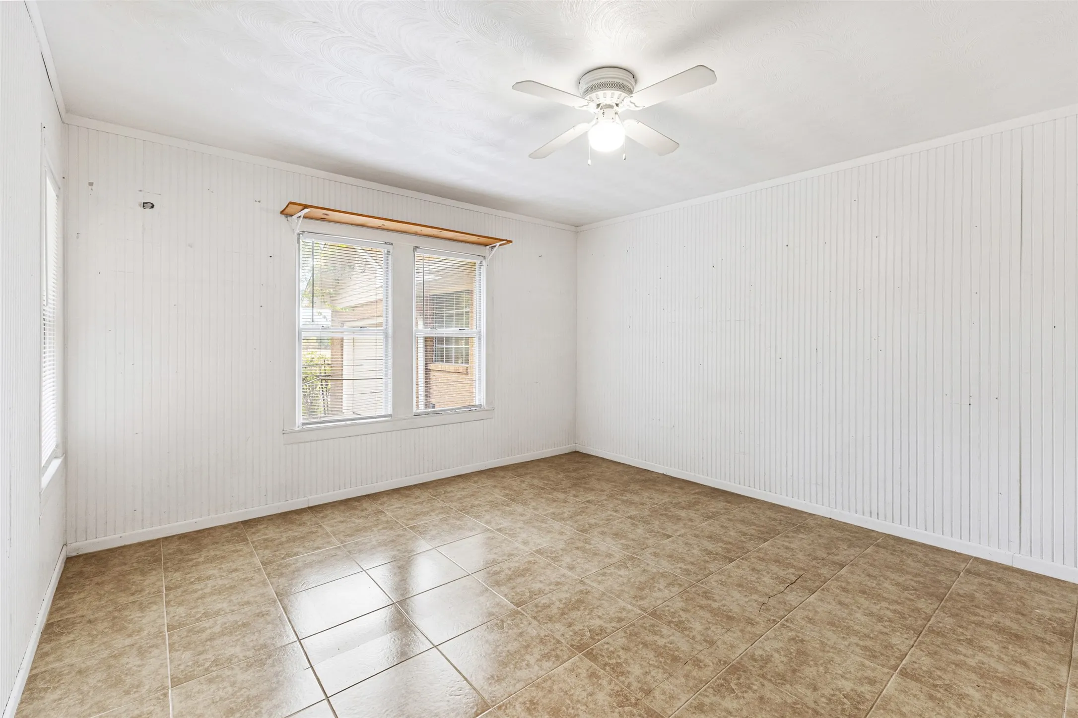 Farm For Sale in Limestone County , 195 County Road 852, Donie, Texas 75838, 3 Bedrooms, 2 Bathrooms, 1 Garage spaces, 2,215 Sqft, built in 1965, Price $345,000, mls#21203138, Real Estate Agent in Donie, Homes For Sale in Limestone county, Homes For Sale in Donie, Realtor in Donie Texas, Real Estate Brokerage Independent Realty Texas, Luminita Cordes Realtor