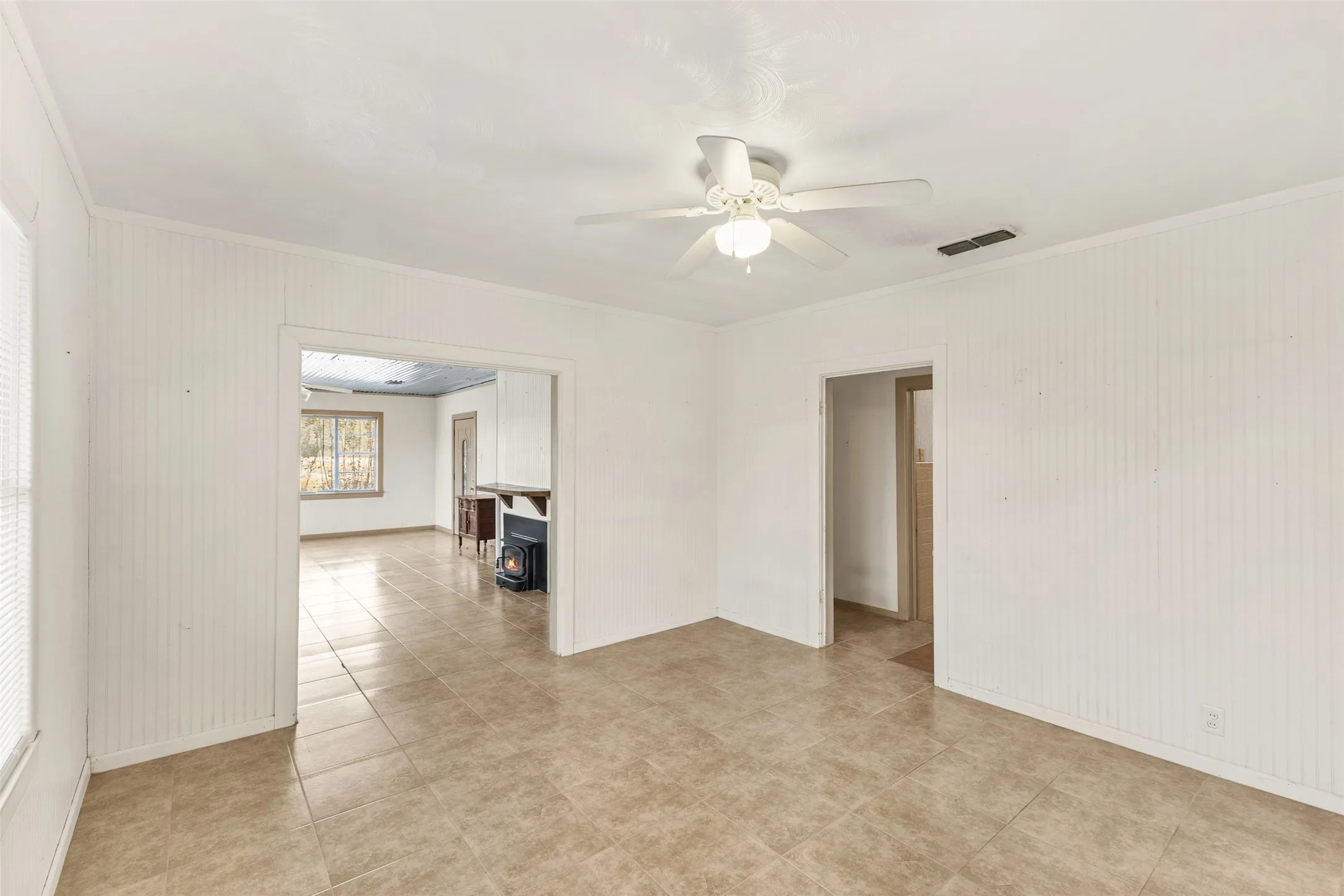 Farm For Sale in Limestone County , 195 County Road 852, Donie, Texas 75838, 3 Bedrooms, 2 Bathrooms, 1 Garage spaces, 2,215 Sqft, built in 1965, Price $345,000, mls#21203138, Real Estate Agent in Donie, Homes For Sale in Limestone county, Homes For Sale in Donie, Realtor in Donie Texas, Real Estate Brokerage Independent Realty Texas, Luminita Cordes Realtor
