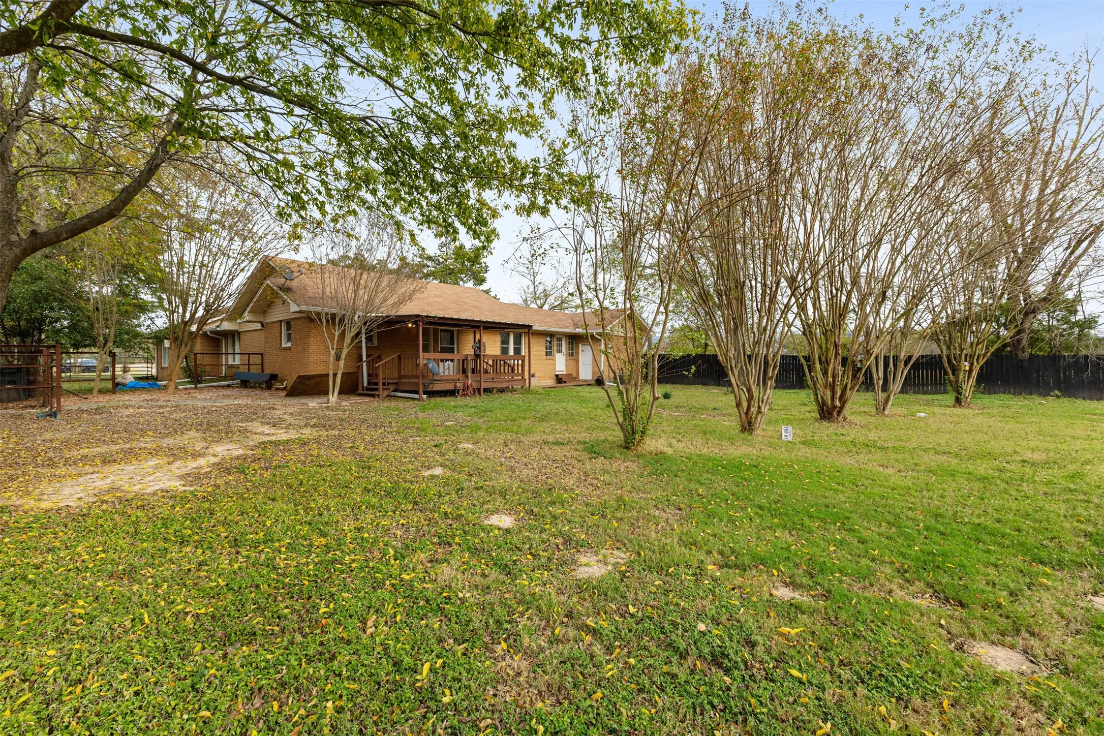 Farm For Sale in Limestone County , 195 County Road 852, Donie, Texas 75838, 3 Bedrooms, 2 Bathrooms, 1 Garage spaces, 2,215 Sqft, built in 1965, Price $345,000, mls#21203138, Real Estate Agent in Donie, Homes For Sale in Limestone county, Homes For Sale in Donie, Realtor in Donie Texas, Real Estate Brokerage Independent Realty Texas, Luminita Cordes Realtor