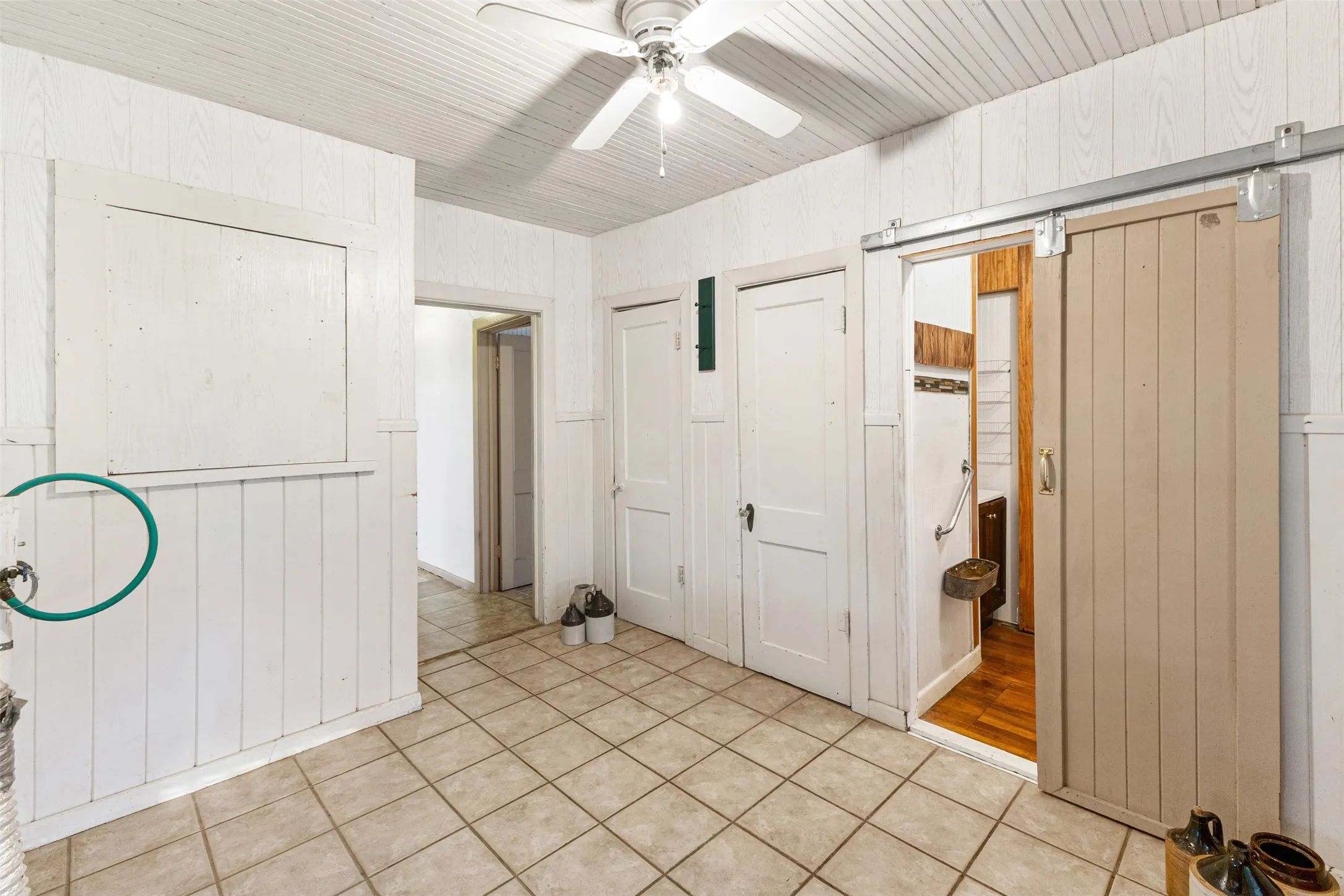 Farm For Sale in Limestone County , 195 County Road 852, Donie, Texas 75838, 3 Bedrooms, 2 Bathrooms, 1 Garage spaces, 2,215 Sqft, built in 1965, Price $345,000, mls#21203138, Real Estate Agent in Donie, Homes For Sale in Limestone county, Homes For Sale in Donie, Realtor in Donie Texas, Real Estate Brokerage Independent Realty Texas, Luminita Cordes Realtor