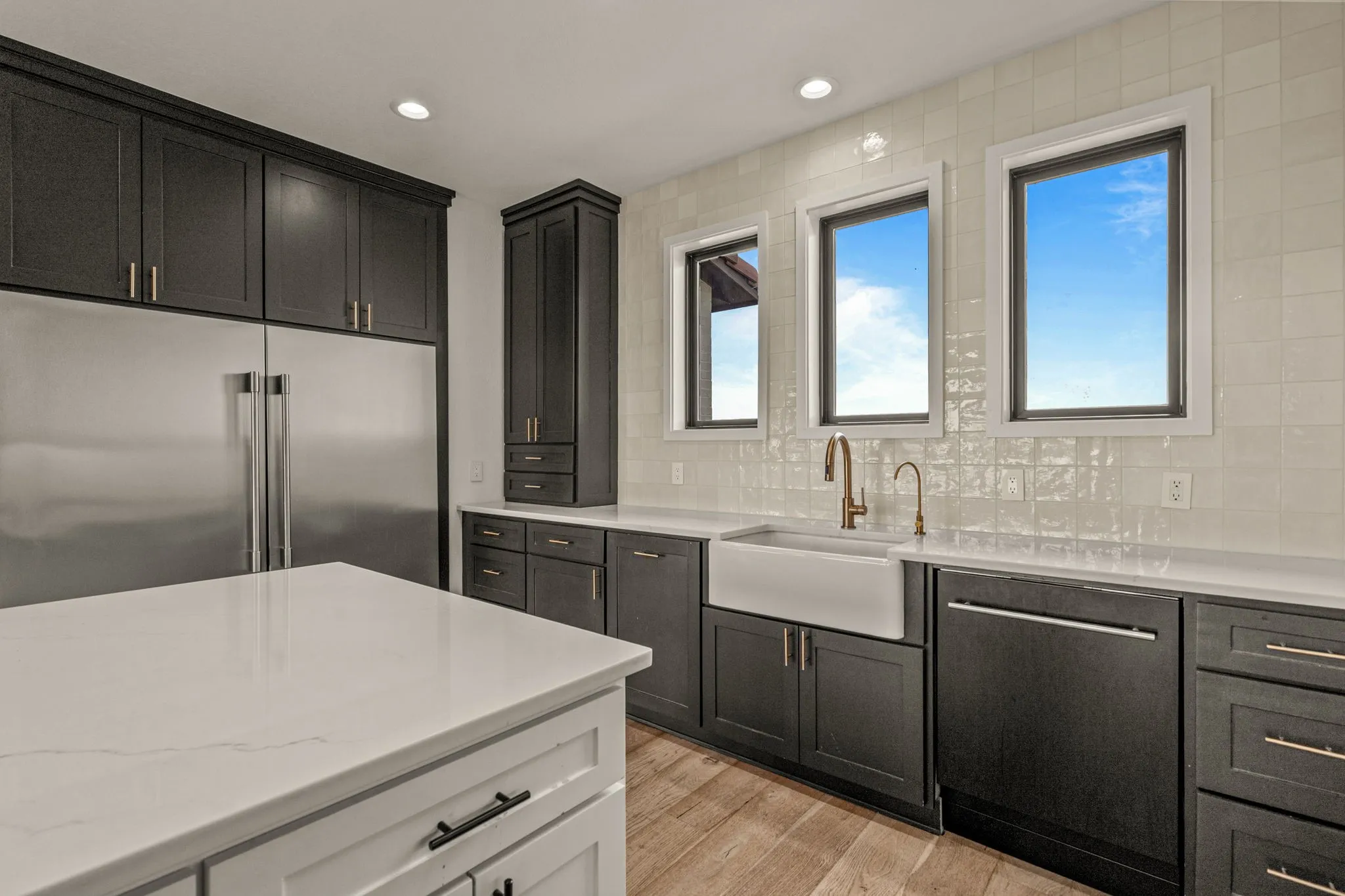 Single Family Residence For Sale in Parker County , 227 High View Trail, Aledo, Texas 76008, 4 Bedroom, 7 Bathroom, 4 Garage spaces, 6,203 Sqft, built in 2021, Preowned, mls#21204207, Real Estate Agent in Aledo, Homes For Sale in Parker county, Homes For Sale in Aledo, Realtor in Aledo Texas, Real Estate Brokerage Independent Realty Texas, Luminita Cordes Realtor