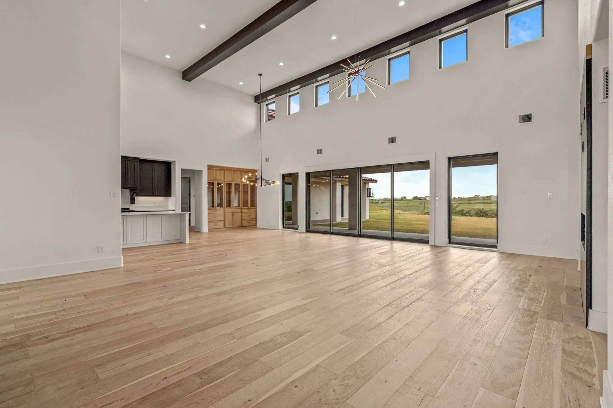 Single Family Residence For Sale in Parker County , 227 High View Trail, Aledo, Texas 76008, 4 Bedroom, 7 Bathroom, 4 Garage spaces, 6,203 Sqft, built in 2021, Preowned, mls#21204207, Real Estate Agent in Aledo, Homes For Sale in Parker county, Homes For Sale in Aledo, Realtor in Aledo Texas, Real Estate Brokerage Independent Realty Texas, Luminita Cordes Realtor