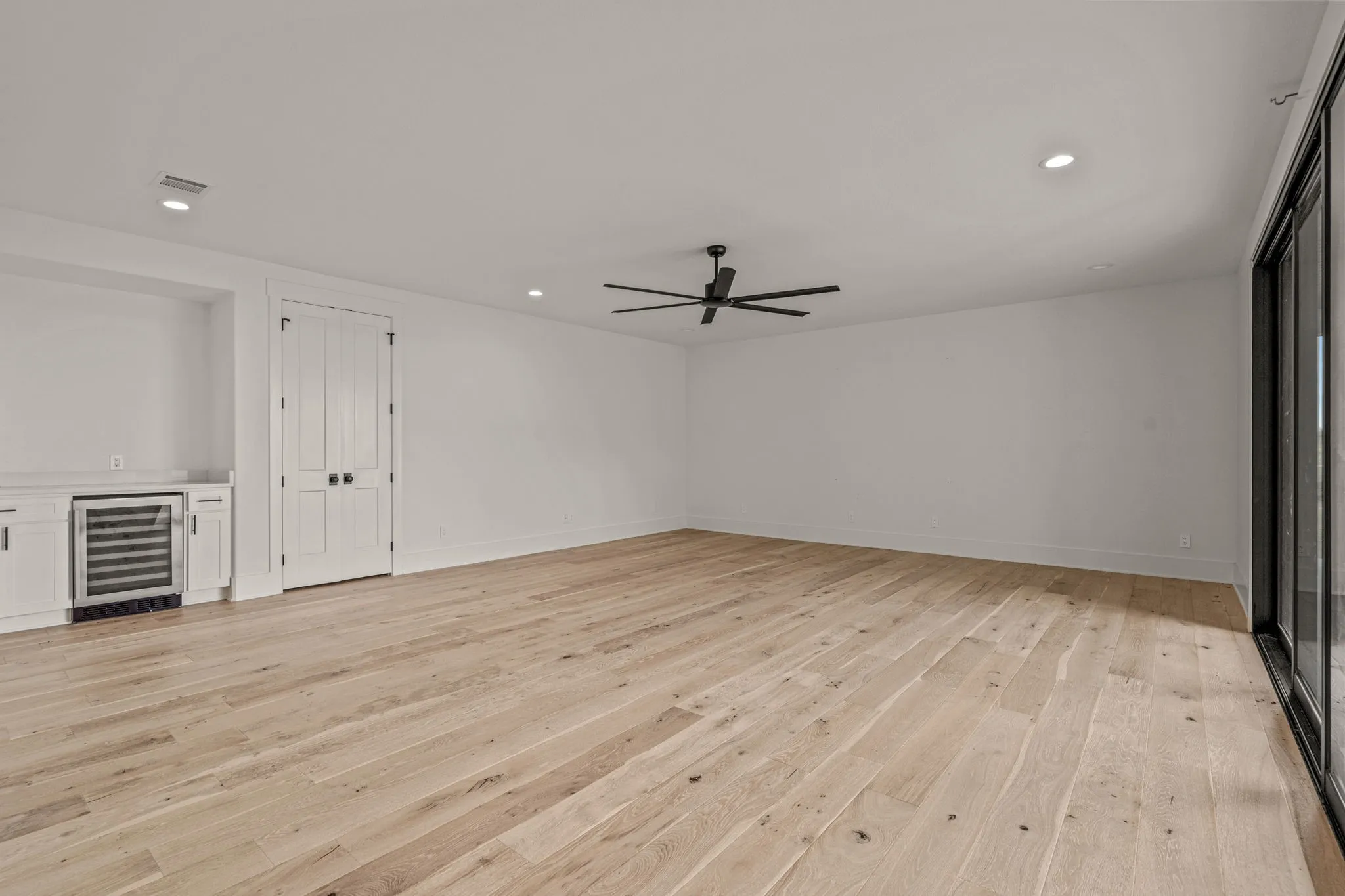 Single Family Residence For Sale in Parker County , 227 High View Trail, Aledo, Texas 76008, 4 Bedroom, 7 Bathroom, 4 Garage spaces, 6,203 Sqft, built in 2021, Preowned, mls#21204207, Real Estate Agent in Aledo, Homes For Sale in Parker county, Homes For Sale in Aledo, Realtor in Aledo Texas, Real Estate Brokerage Independent Realty Texas, Luminita Cordes Realtor