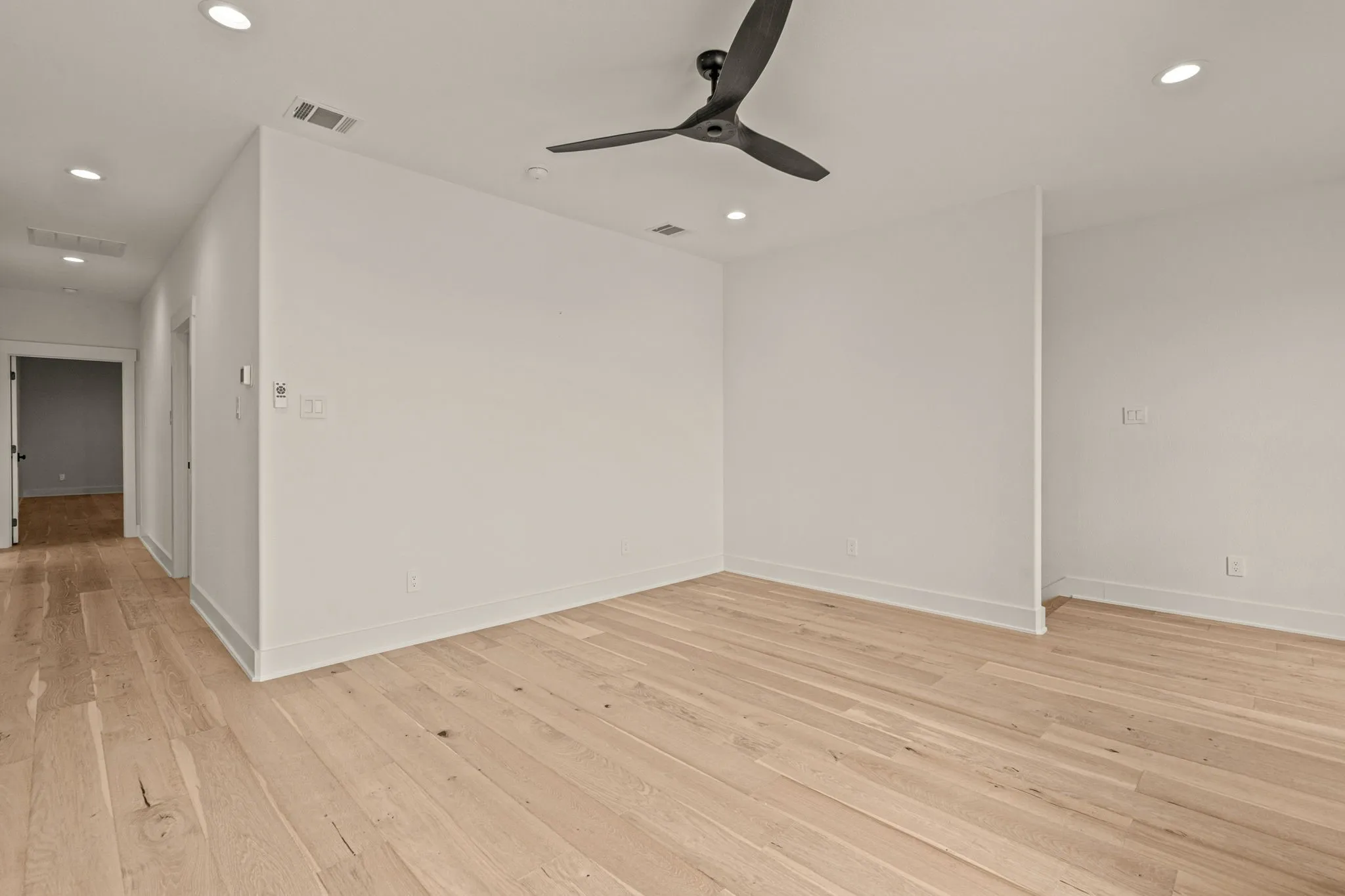 Single Family Residence For Sale in Parker County , 227 High View Trail, Aledo, Texas 76008, 4 Bedroom, 7 Bathroom, 4 Garage spaces, 6,203 Sqft, built in 2021, Preowned, mls#21204207, Real Estate Agent in Aledo, Homes For Sale in Parker county, Homes For Sale in Aledo, Realtor in Aledo Texas, Real Estate Brokerage Independent Realty Texas, Luminita Cordes Realtor