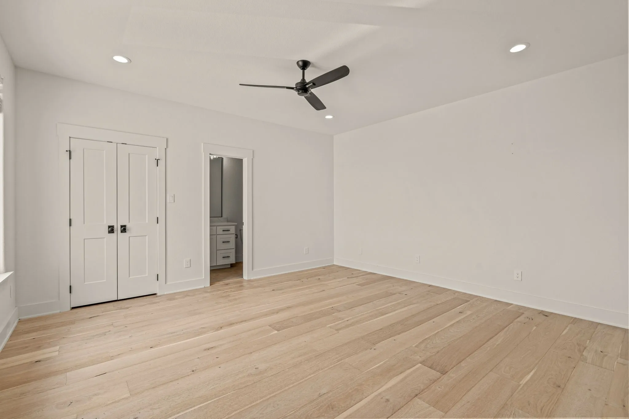 Single Family Residence For Sale in Parker County , 227 High View Trail, Aledo, Texas 76008, 4 Bedroom, 7 Bathroom, 4 Garage spaces, 6,203 Sqft, built in 2021, Preowned, mls#21204207, Real Estate Agent in Aledo, Homes For Sale in Parker county, Homes For Sale in Aledo, Realtor in Aledo Texas, Real Estate Brokerage Independent Realty Texas, Luminita Cordes Realtor