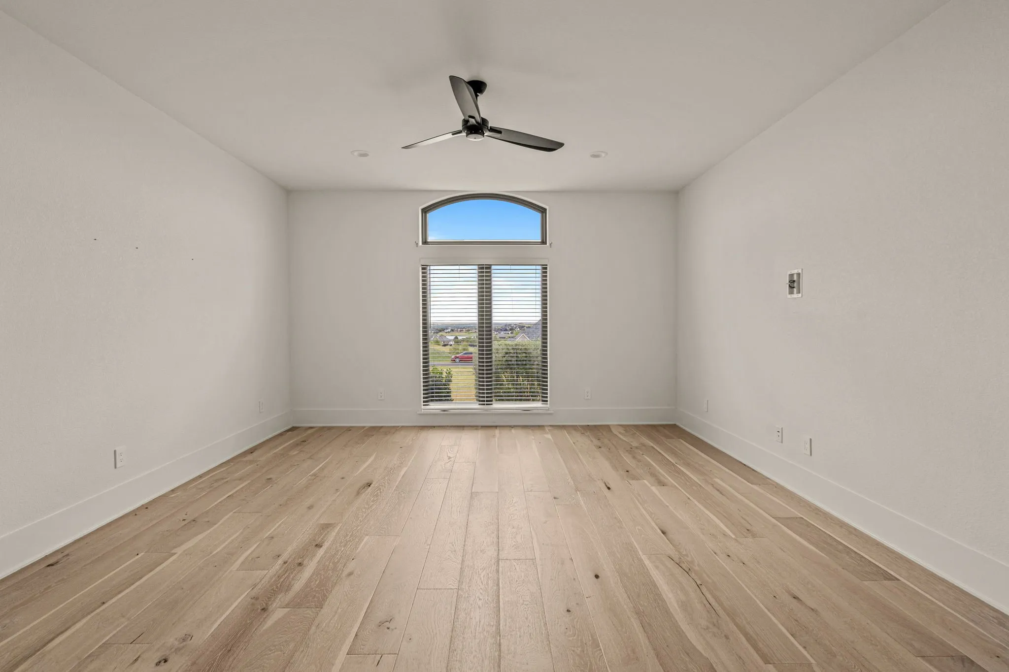 Single Family Residence For Sale in Parker County , 227 High View Trail, Aledo, Texas 76008, 4 Bedroom, 7 Bathroom, 4 Garage spaces, 6,203 Sqft, built in 2021, Preowned, mls#21204207, Real Estate Agent in Aledo, Homes For Sale in Parker county, Homes For Sale in Aledo, Realtor in Aledo Texas, Real Estate Brokerage Independent Realty Texas, Luminita Cordes Realtor