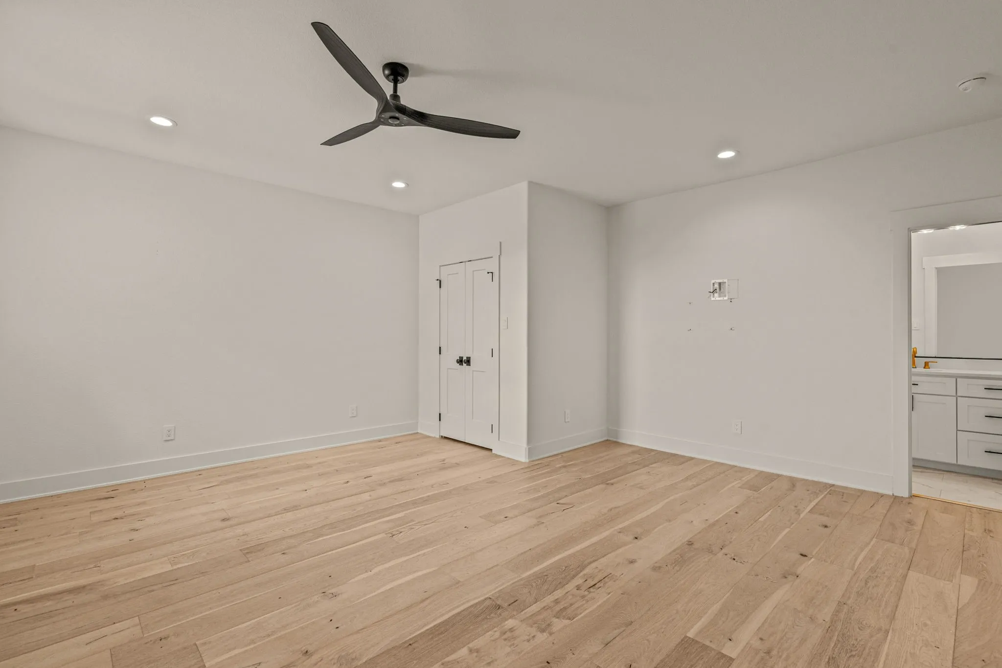 Single Family Residence For Sale in Parker County , 227 High View Trail, Aledo, Texas 76008, 4 Bedroom, 7 Bathroom, 4 Garage spaces, 6,203 Sqft, built in 2021, Preowned, mls#21204207, Real Estate Agent in Aledo, Homes For Sale in Parker county, Homes For Sale in Aledo, Realtor in Aledo Texas, Real Estate Brokerage Independent Realty Texas, Luminita Cordes Realtor