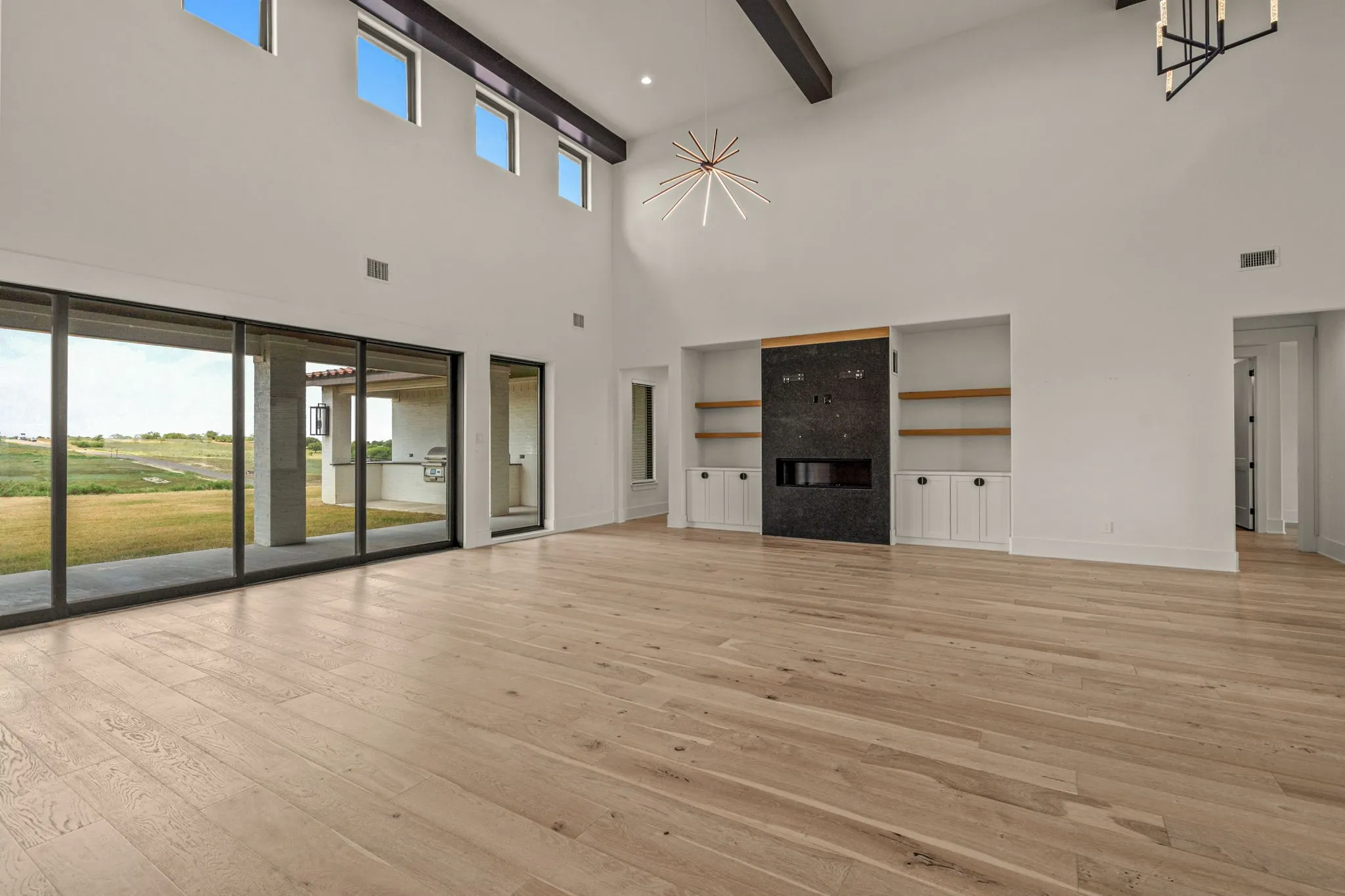 Single Family Residence For Sale in Parker County , 227 High View Trail, Aledo, Texas 76008, 4 Bedroom, 7 Bathroom, 4 Garage spaces, 6,203 Sqft, built in 2021, Preowned, mls#21204207, Real Estate Agent in Aledo, Homes For Sale in Parker county, Homes For Sale in Aledo, Realtor in Aledo Texas, Real Estate Brokerage Independent Realty Texas, Luminita Cordes Realtor
