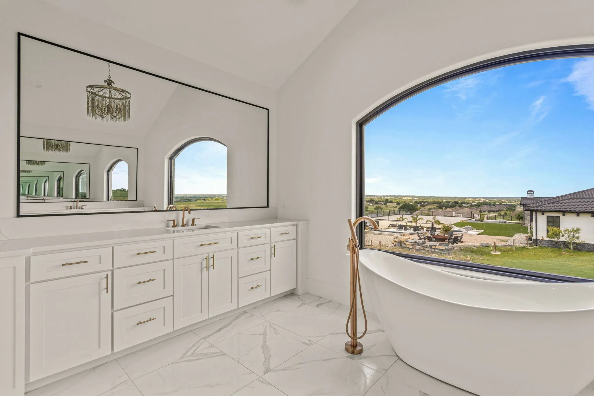 Single Family Residence For Sale in Parker County , 227 High View Trail, Aledo, Texas 76008, 4 Bedroom, 7 Bathroom, 4 Garage spaces, 6,203 Sqft, built in 2021, Preowned, mls#21204207, Real Estate Agent in Aledo, Homes For Sale in Parker county, Homes For Sale in Aledo, Realtor in Aledo Texas, Real Estate Brokerage Independent Realty Texas, Luminita Cordes Realtor