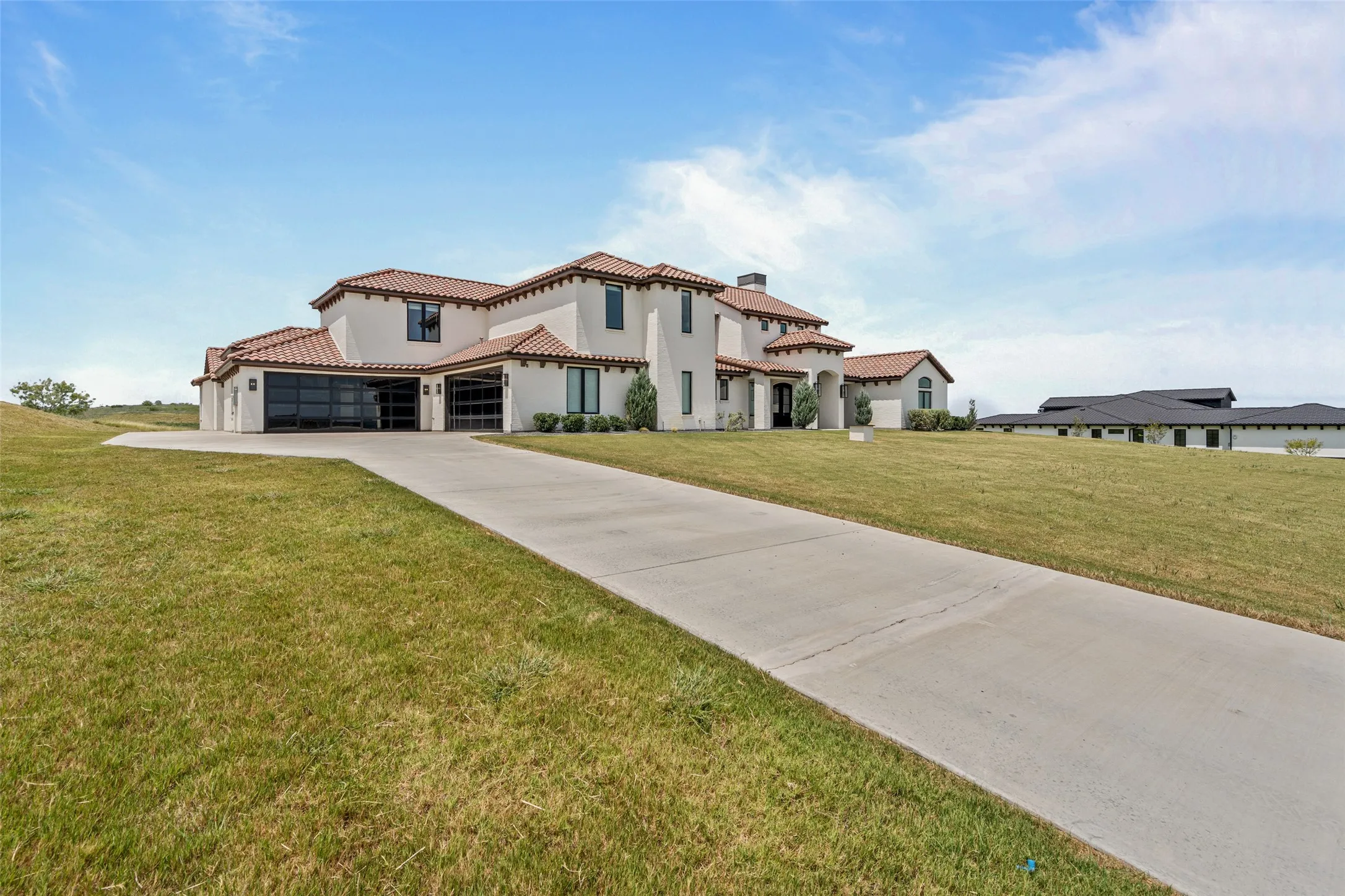 Single Family Residence For Sale in Parker County , 227 High View Trail, Aledo, Texas 76008, 4 Bedroom, 7 Bathroom, 4 Garage spaces, 6,203 Sqft, built in 2021, Preowned, mls#21204207, Real Estate Agent in Aledo, Homes For Sale in Parker county, Homes For Sale in Aledo, Realtor in Aledo Texas, Real Estate Brokerage Independent Realty Texas, Luminita Cordes Realtor