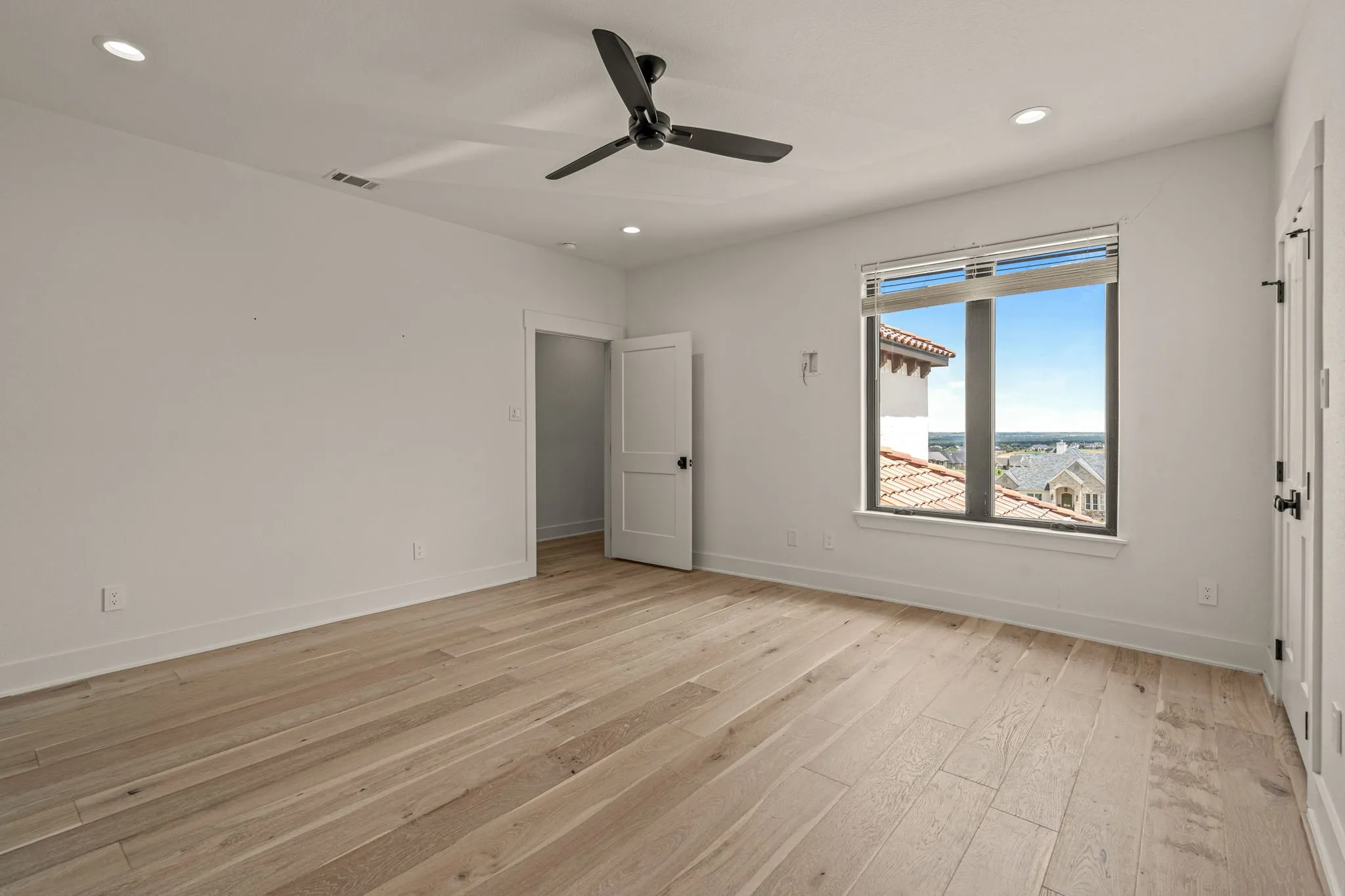 Single Family Residence For Sale in Parker County , 227 High View Trail, Aledo, Texas 76008, 4 Bedroom, 7 Bathroom, 4 Garage spaces, 6,203 Sqft, built in 2021, Preowned, mls#21204207, Real Estate Agent in Aledo, Homes For Sale in Parker county, Homes For Sale in Aledo, Realtor in Aledo Texas, Real Estate Brokerage Independent Realty Texas, Luminita Cordes Realtor