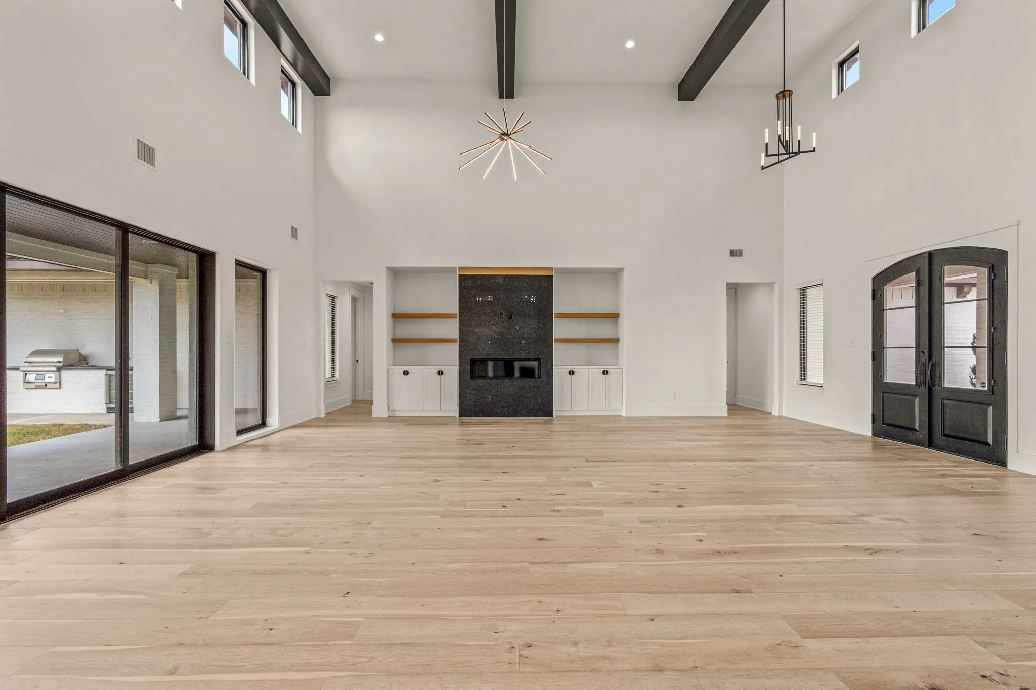 Single Family Residence For Sale in Parker County , 227 High View Trail, Aledo, Texas 76008, 4 Bedroom, 7 Bathroom, 4 Garage spaces, 6,203 Sqft, built in 2021, Preowned, mls#21204207, Real Estate Agent in Aledo, Homes For Sale in Parker county, Homes For Sale in Aledo, Realtor in Aledo Texas, Real Estate Brokerage Independent Realty Texas, Luminita Cordes Realtor