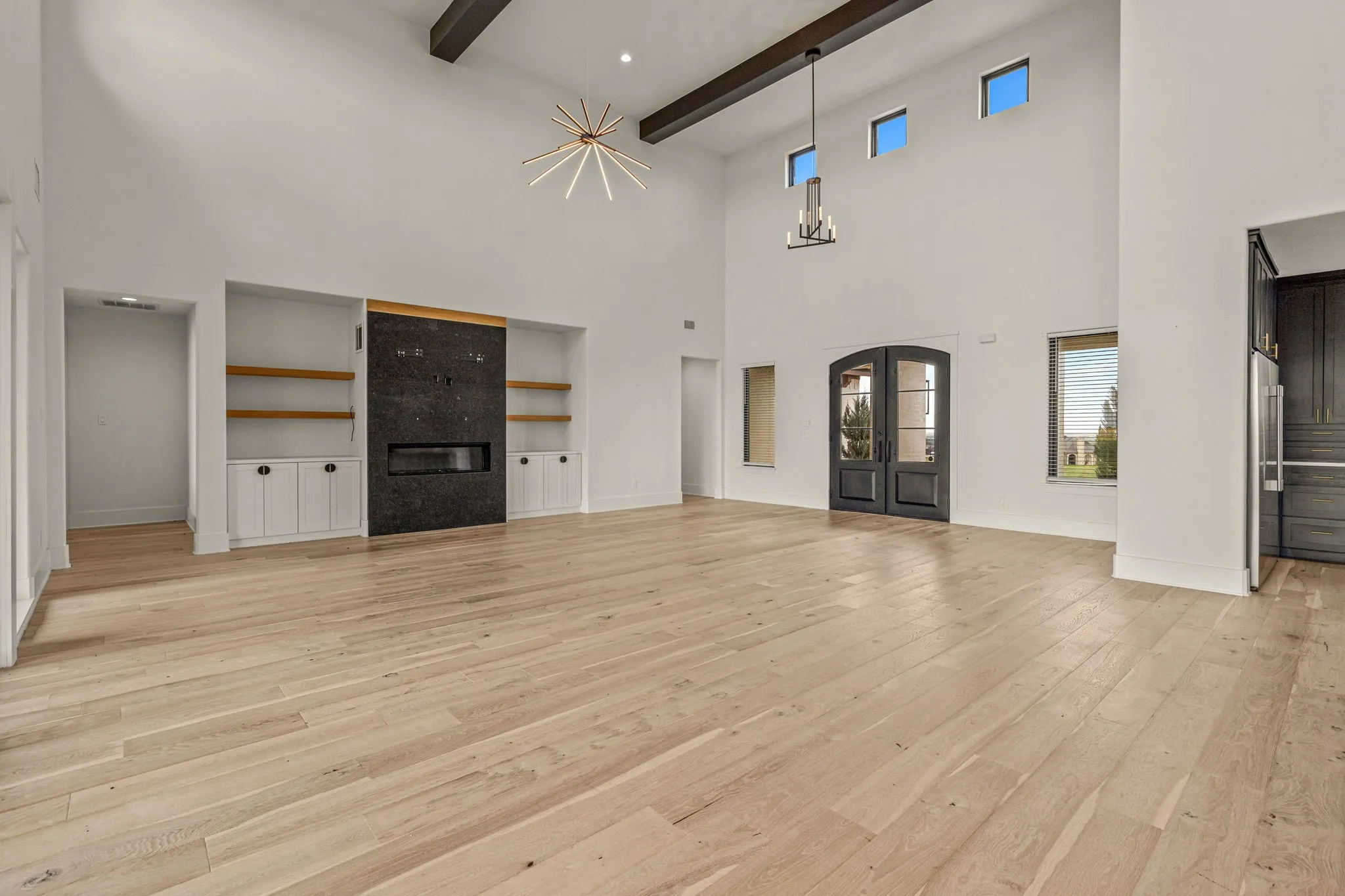 Single Family Residence For Sale in Parker County , 227 High View Trail, Aledo, Texas 76008, 4 Bedroom, 7 Bathroom, 4 Garage spaces, 6,203 Sqft, built in 2021, Preowned, mls#21204207, Real Estate Agent in Aledo, Homes For Sale in Parker county, Homes For Sale in Aledo, Realtor in Aledo Texas, Real Estate Brokerage Independent Realty Texas, Luminita Cordes Realtor
