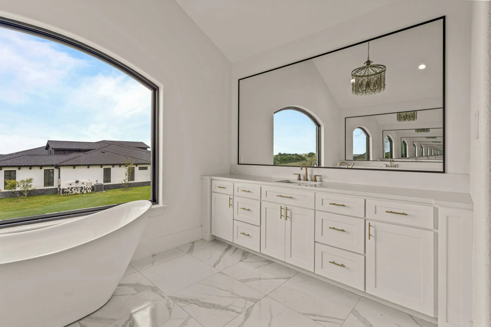 Single Family Residence For Sale in Parker County , 227 High View Trail, Aledo, Texas 76008, 4 Bedroom, 7 Bathroom, 4 Garage spaces, 6,203 Sqft, built in 2021, Preowned, mls#21204207, Real Estate Agent in Aledo, Homes For Sale in Parker county, Homes For Sale in Aledo, Realtor in Aledo Texas, Real Estate Brokerage Independent Realty Texas, Luminita Cordes Realtor