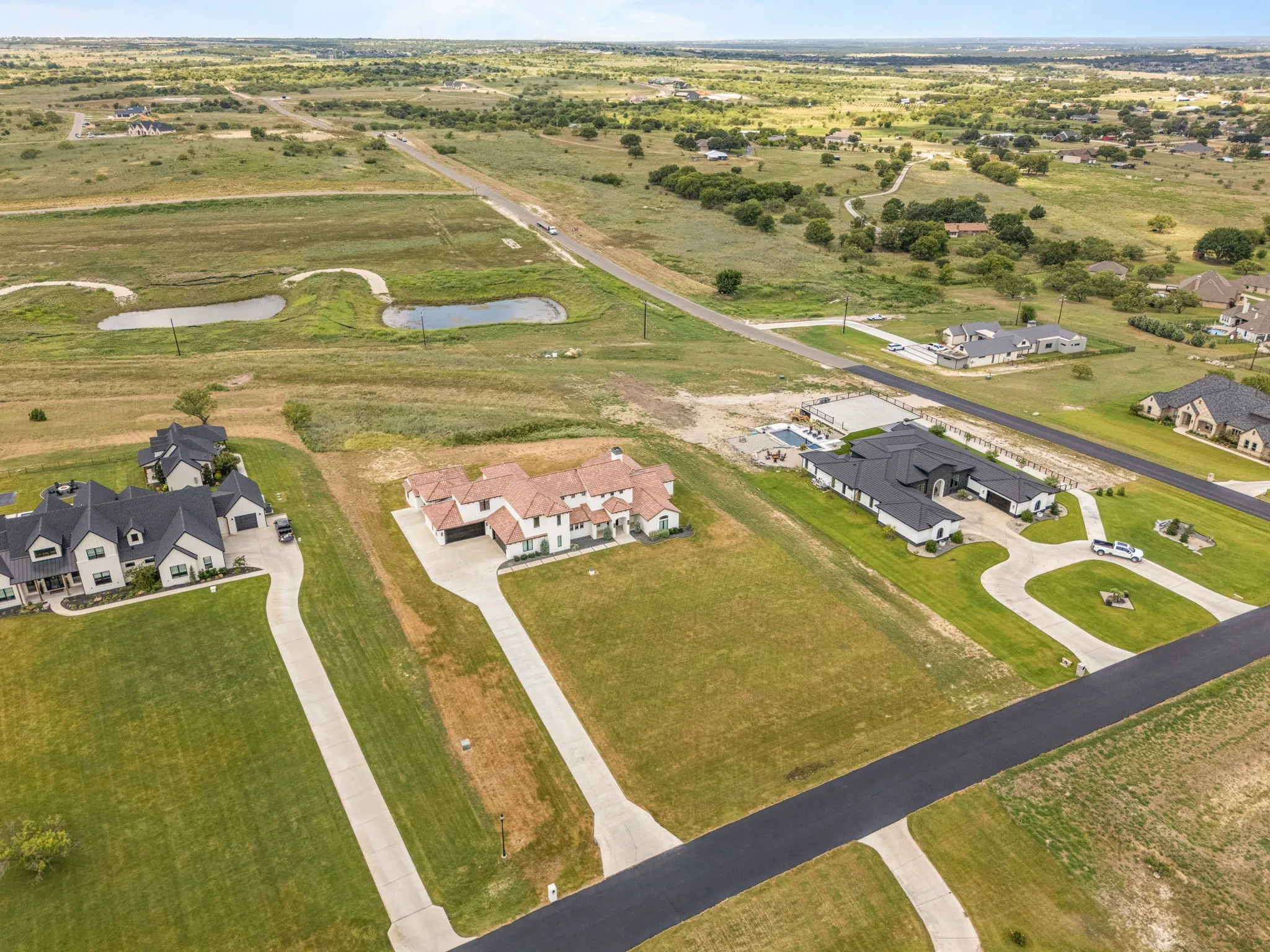 Single Family Residence For Sale in Parker County , 227 High View Trail, Aledo, Texas 76008, 4 Bedroom, 7 Bathroom, 4 Garage spaces, 6,203 Sqft, built in 2021, Preowned, mls#21204207, Real Estate Agent in Aledo, Homes For Sale in Parker county, Homes For Sale in Aledo, Realtor in Aledo Texas, Real Estate Brokerage Independent Realty Texas, Luminita Cordes Realtor