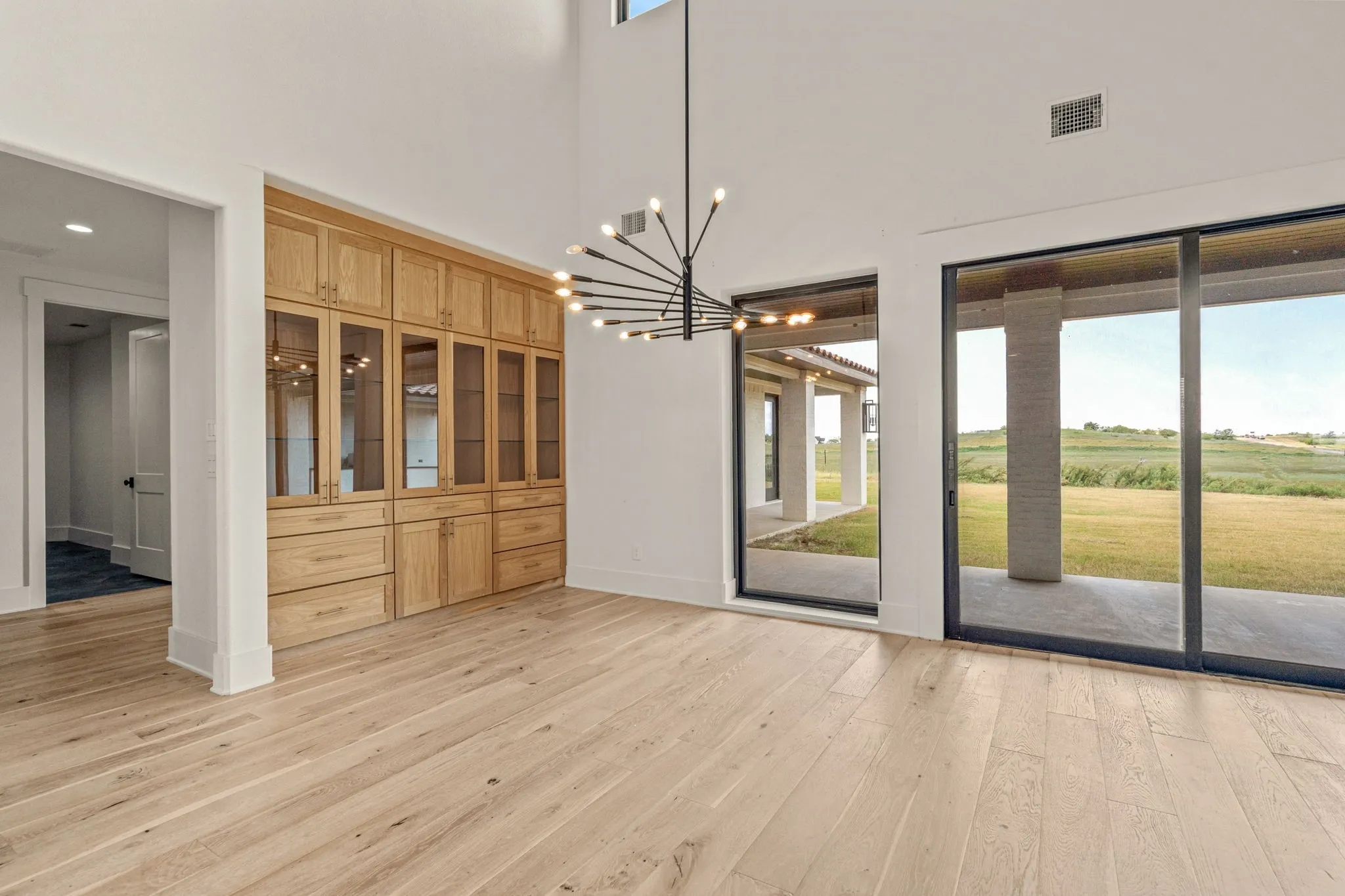 Single Family Residence For Sale in Parker County , 227 High View Trail, Aledo, Texas 76008, 4 Bedroom, 7 Bathroom, 4 Garage spaces, 6,203 Sqft, built in 2021, Preowned, mls#21204207, Real Estate Agent in Aledo, Homes For Sale in Parker county, Homes For Sale in Aledo, Realtor in Aledo Texas, Real Estate Brokerage Independent Realty Texas, Luminita Cordes Realtor