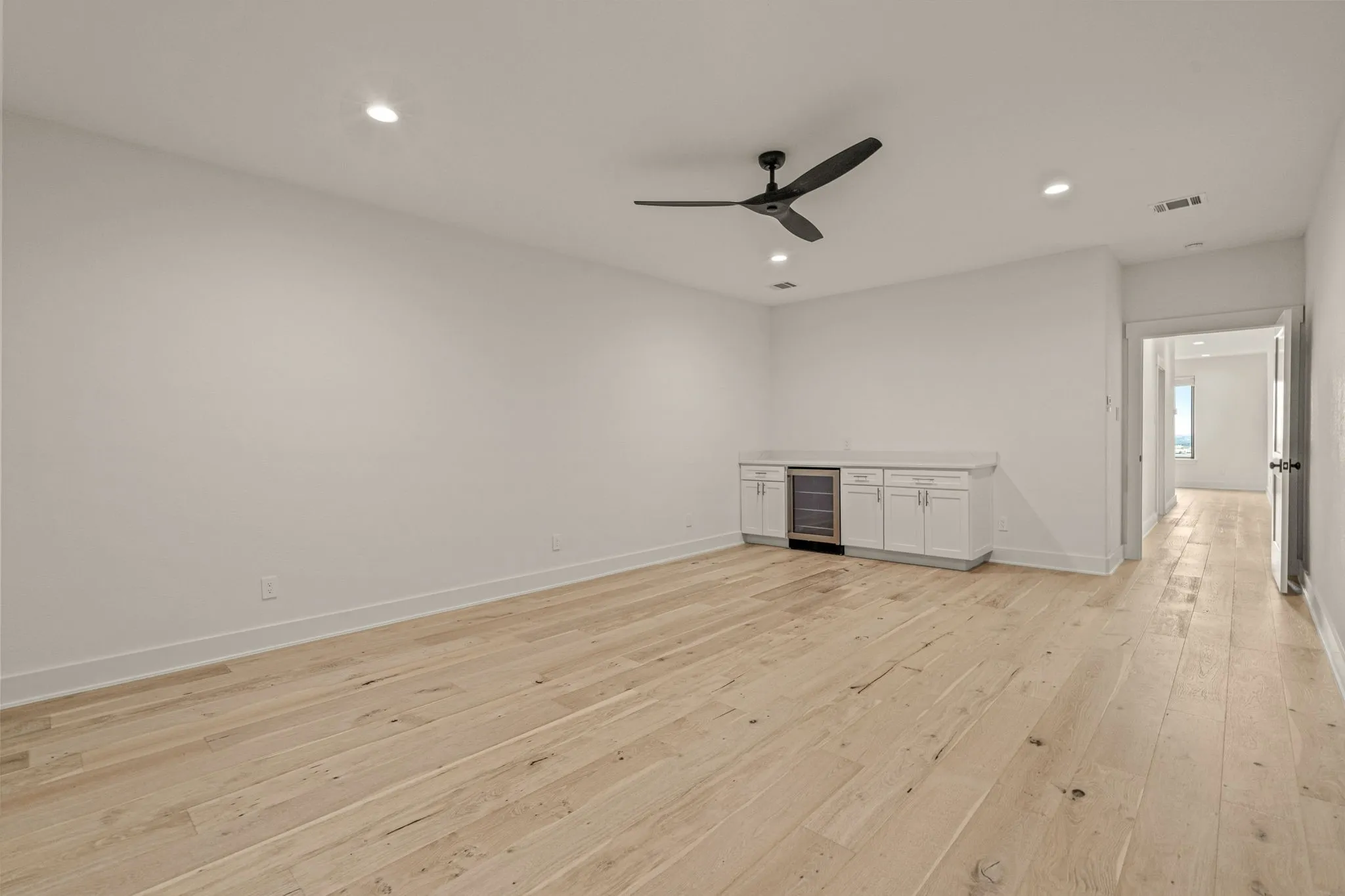Single Family Residence For Sale in Parker County , 227 High View Trail, Aledo, Texas 76008, 4 Bedroom, 7 Bathroom, 4 Garage spaces, 6,203 Sqft, built in 2021, Preowned, mls#21204207, Real Estate Agent in Aledo, Homes For Sale in Parker county, Homes For Sale in Aledo, Realtor in Aledo Texas, Real Estate Brokerage Independent Realty Texas, Luminita Cordes Realtor