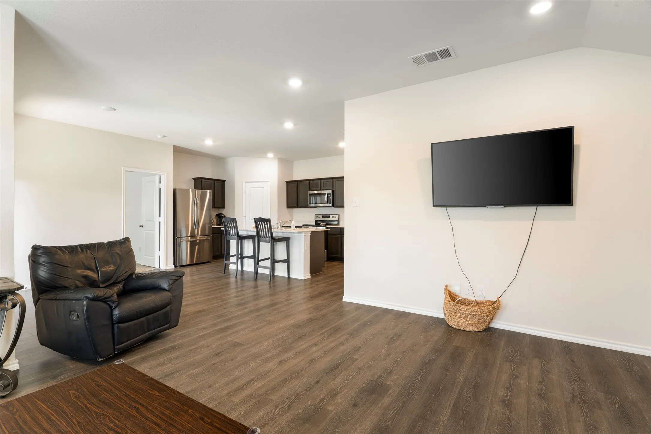 Single Family Residence For Sale in Denton County , 11401 Headwater Court, Providence Village, Texas 76227, 3 Bedrooms, 2 Bathrooms, 2 Garage spaces, 1,563 Sqft, built in 2021, Price $296,700, mls#21204187, Real Estate Agent in Providence Village, Homes For Sale in Denton county, Homes For Sale in Providence Village, Realtor in Providence Village Texas, Real Estate Brokerage Independent Realty Texas, Luminita Cordes Realtor
