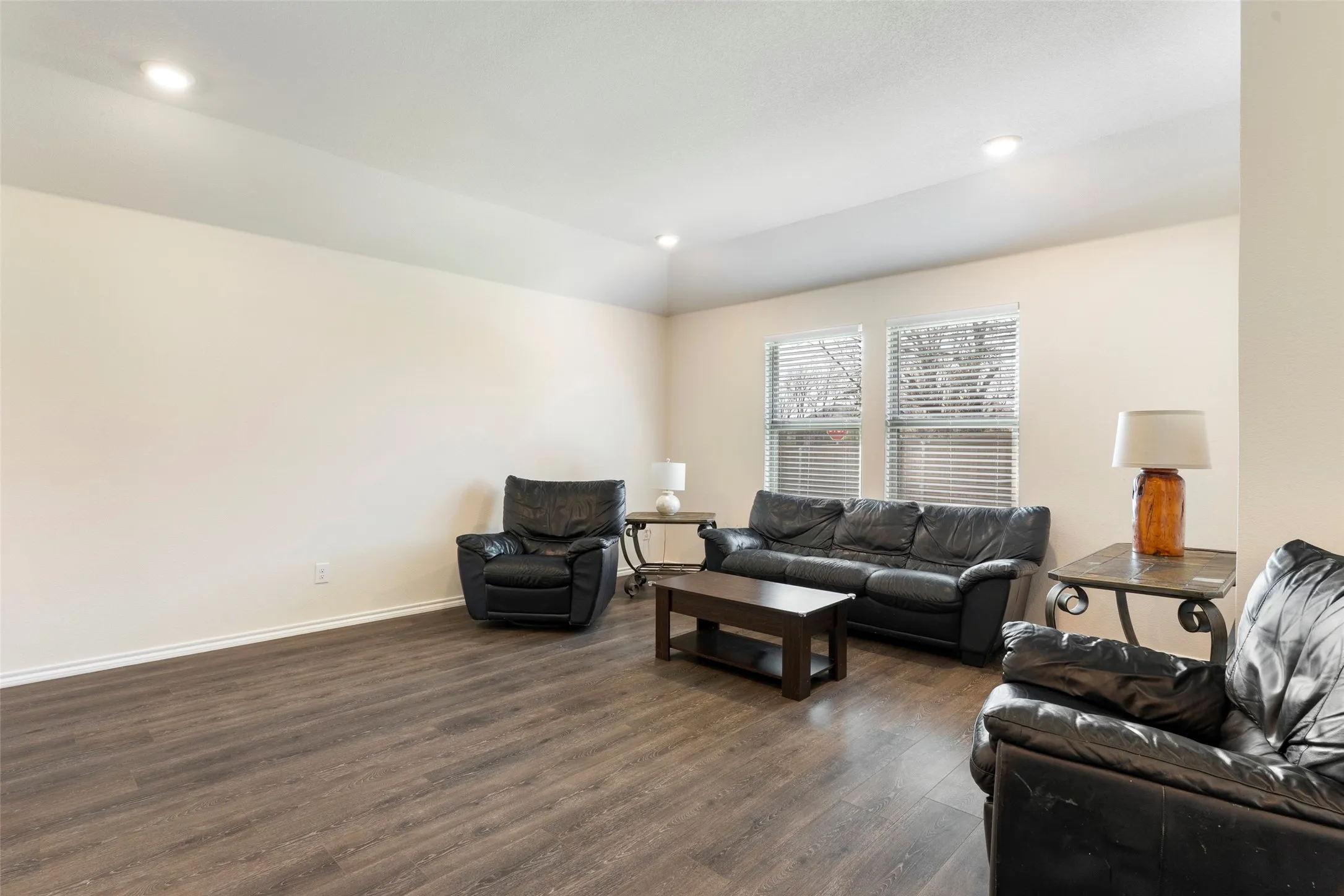 Single Family Residence For Sale in Denton County , 11401 Headwater Court, Providence Village, Texas 76227, 3 Bedrooms, 2 Bathrooms, 2 Garage spaces, 1,563 Sqft, built in 2021, Price $296,700, mls#21204187, Real Estate Agent in Providence Village, Homes For Sale in Denton county, Homes For Sale in Providence Village, Realtor in Providence Village Texas, Real Estate Brokerage Independent Realty Texas, Luminita Cordes Realtor