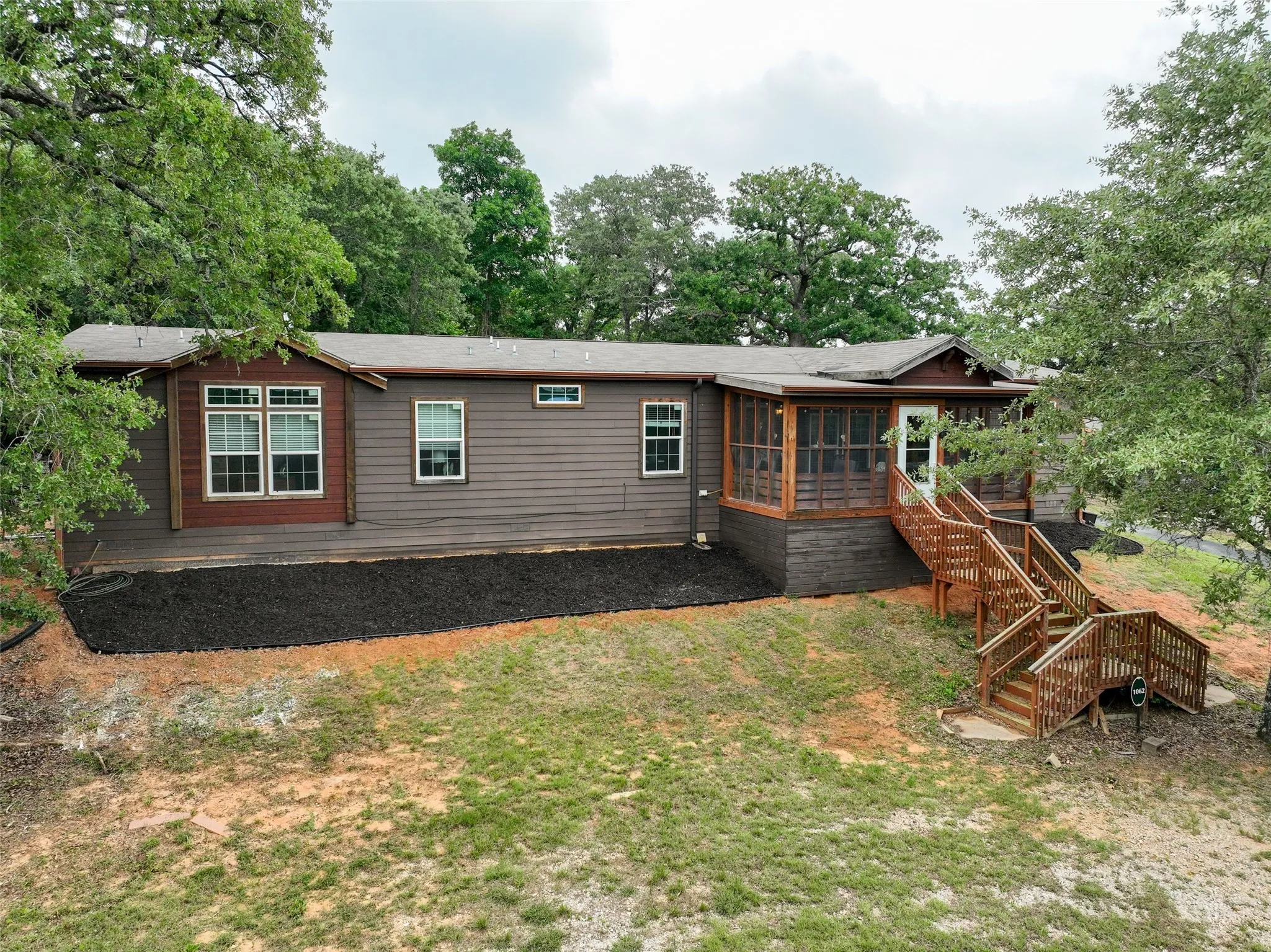 Single Family Residence For Sale in Van Zandt County , 1062 Hickory Hills Drive, Murchison, Texas 75778, 3 Bedroom, 3 Bathroom, 2 Garage spaces, 2,382 Sqft, built in 2018, Preowned, mls#21203432, Real Estate Agent in Murchison, Homes For Sale in Van Zandt county, Homes For Sale in Murchison, Realtor in Murchison Texas, Real Estate Brokerage Independent Realty Texas, Luminita Cordes Realtor