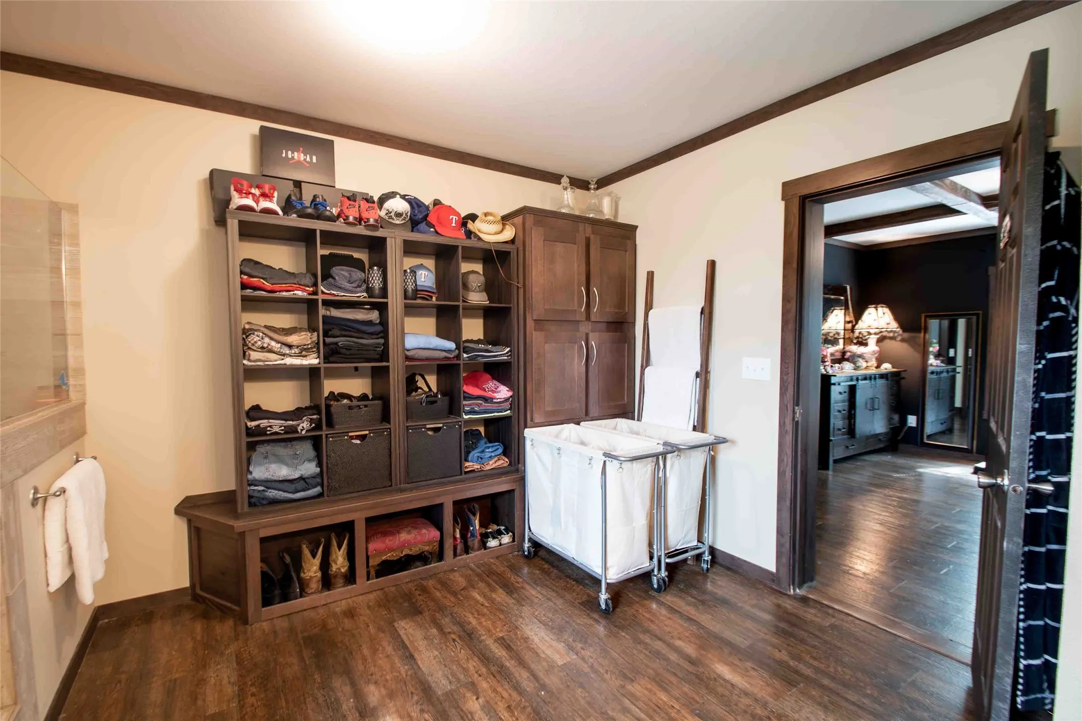 storage in master bathroom